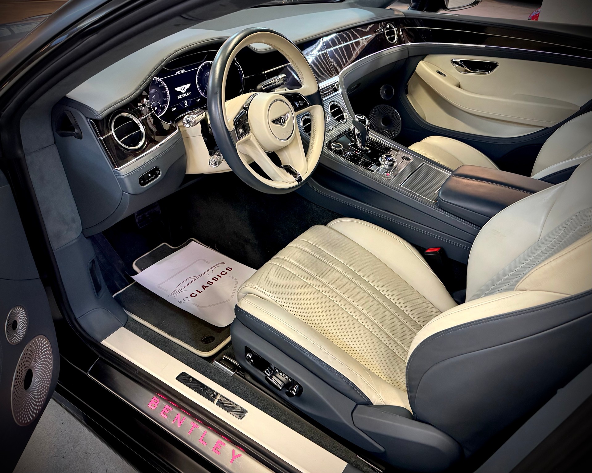 BENTLEY Continental GT 6.0 W12-image-14