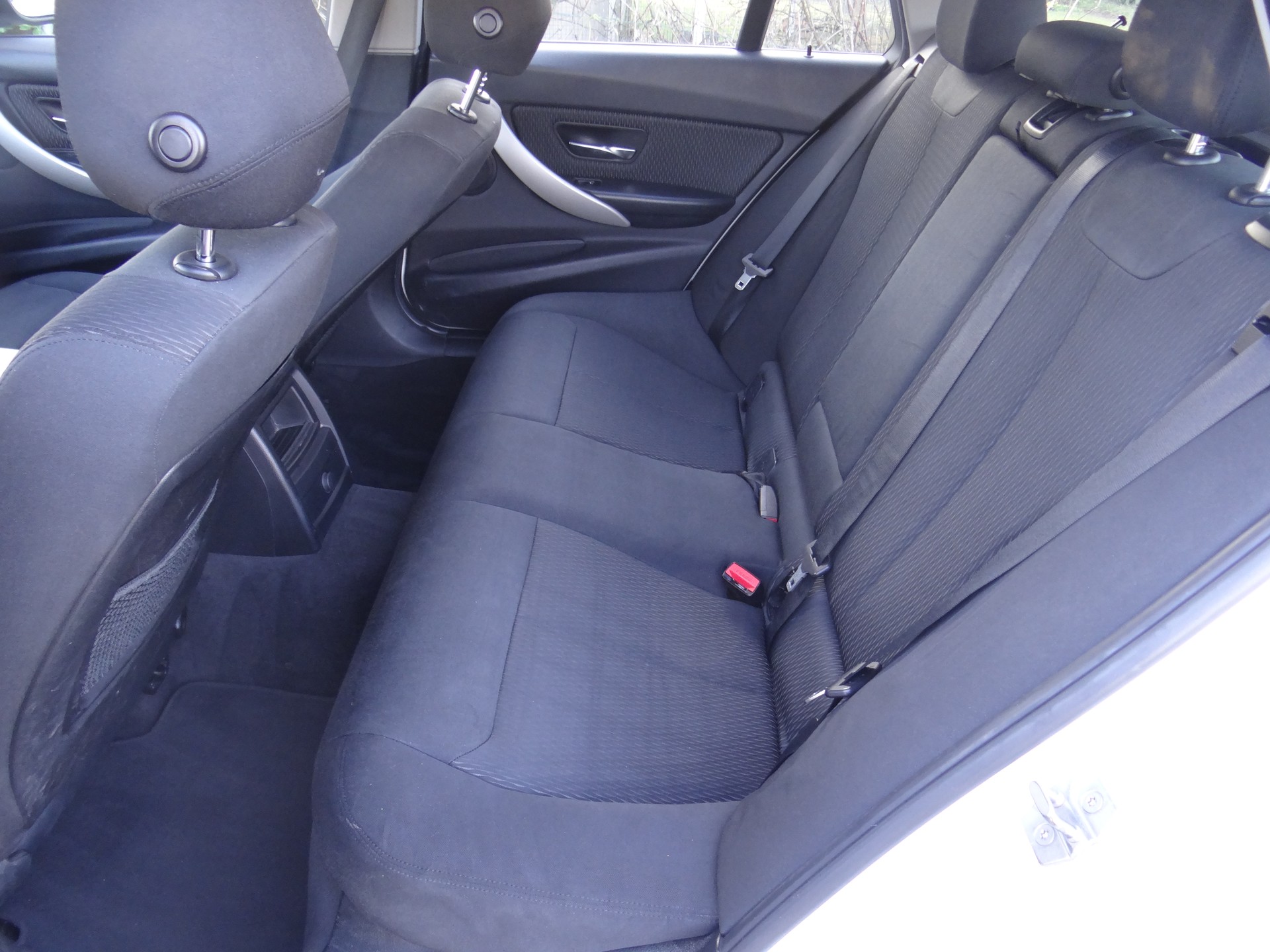 BMW 320d xDrive Touring Modern Line Steptronic-image-10