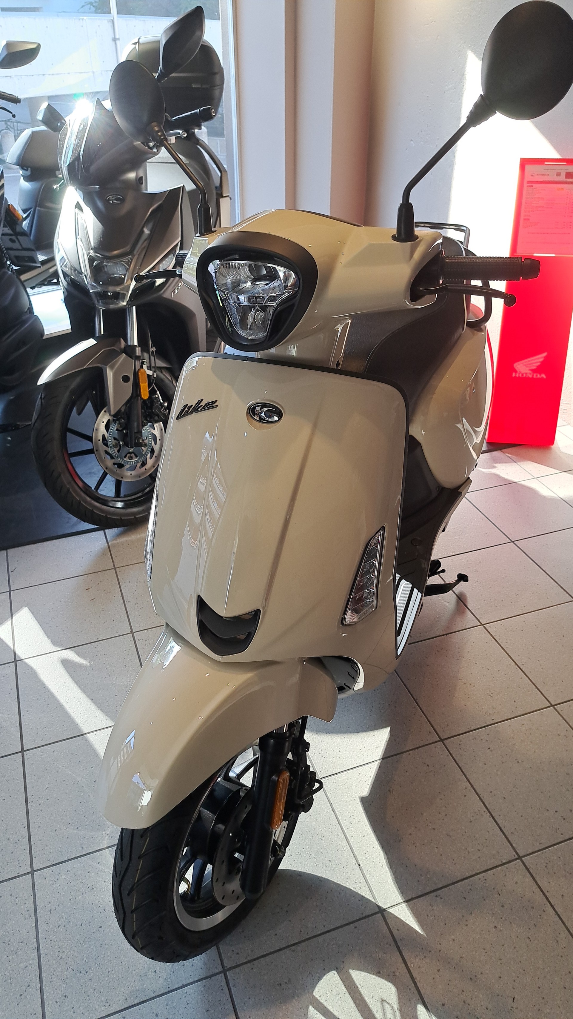 KYMCO Like 125i ABS Topcase & Noodoe-image-5