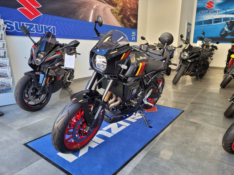 SUZUKI GSX 8 TT-image-3