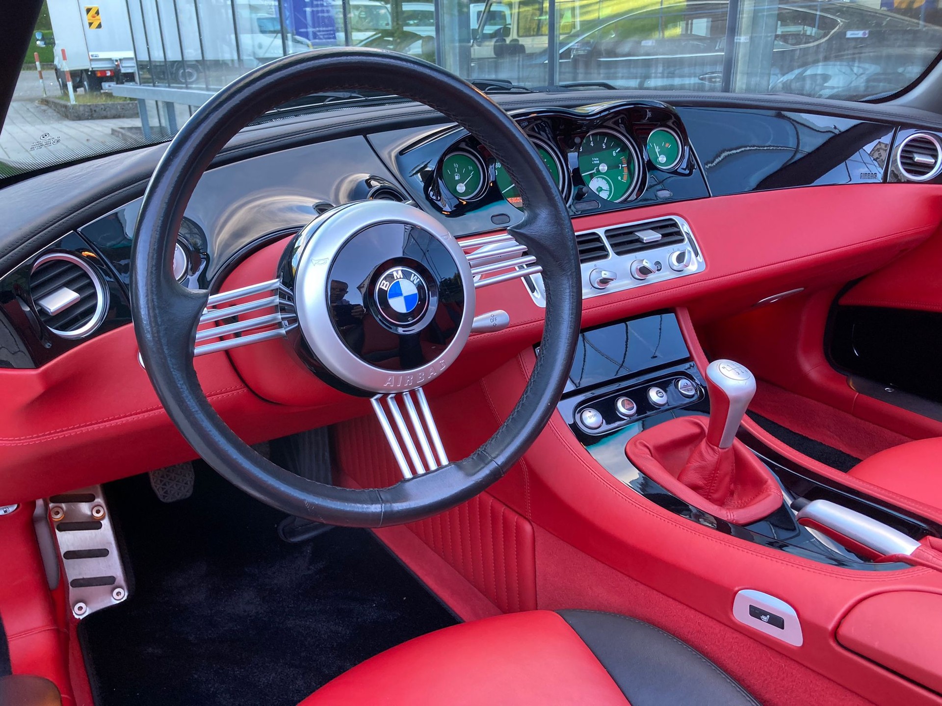 BMW Z8 Roadster-image-16