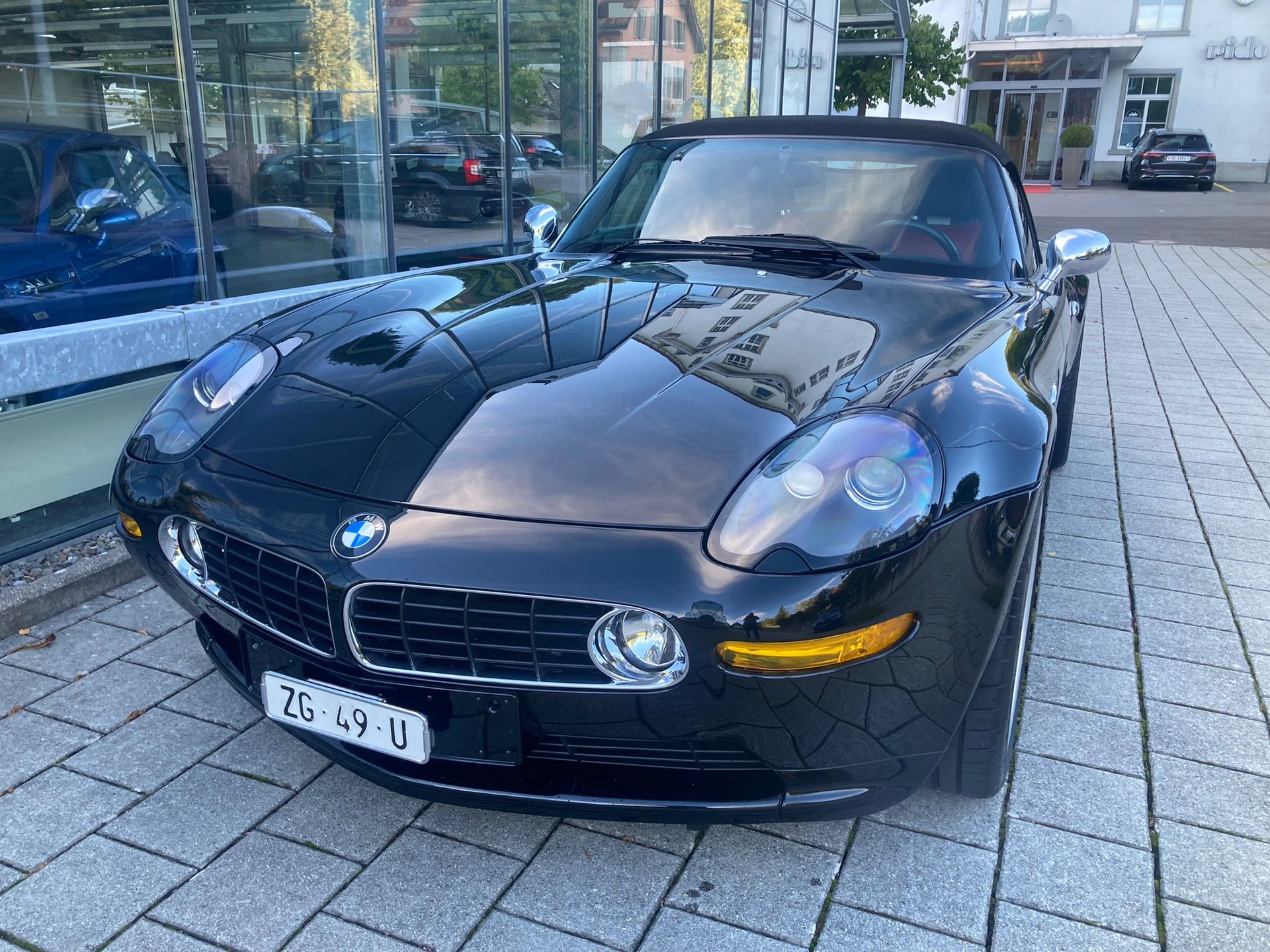 BMW Z8 Roadster-image-9