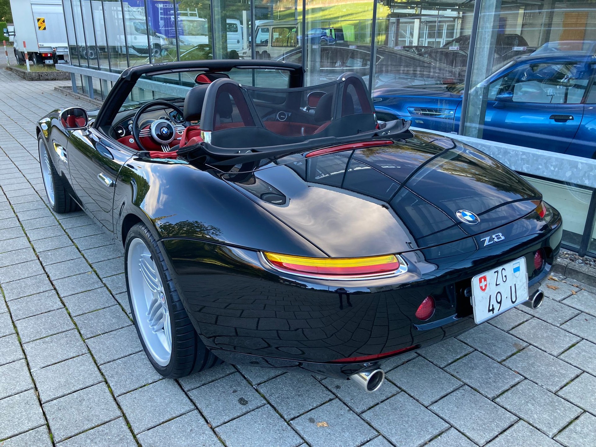 BMW Z8 Roadster-image-6