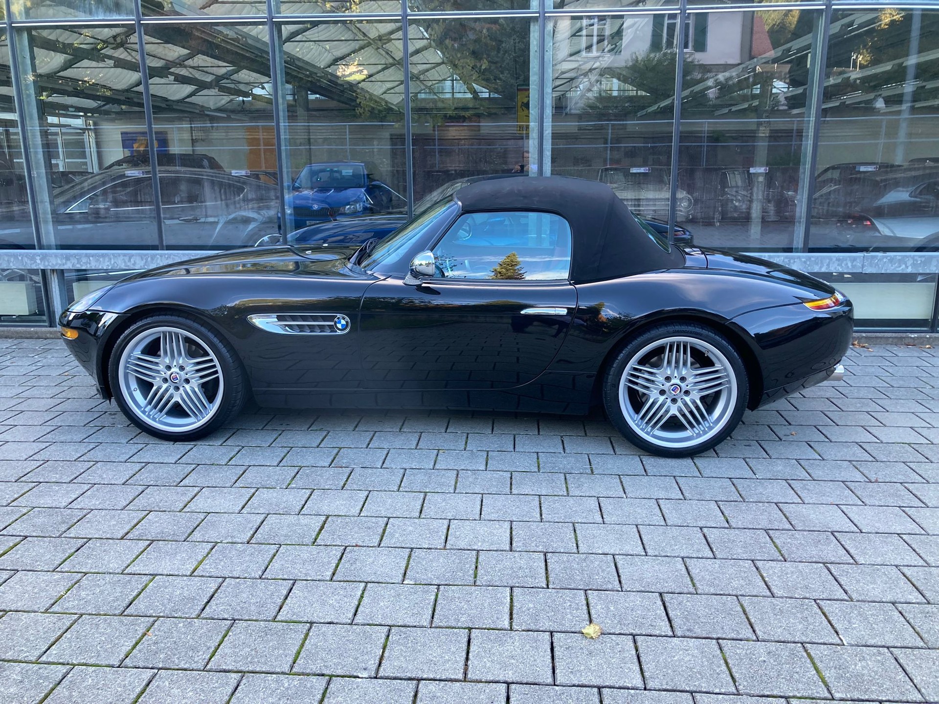 BMW Z8 Roadster-image-10