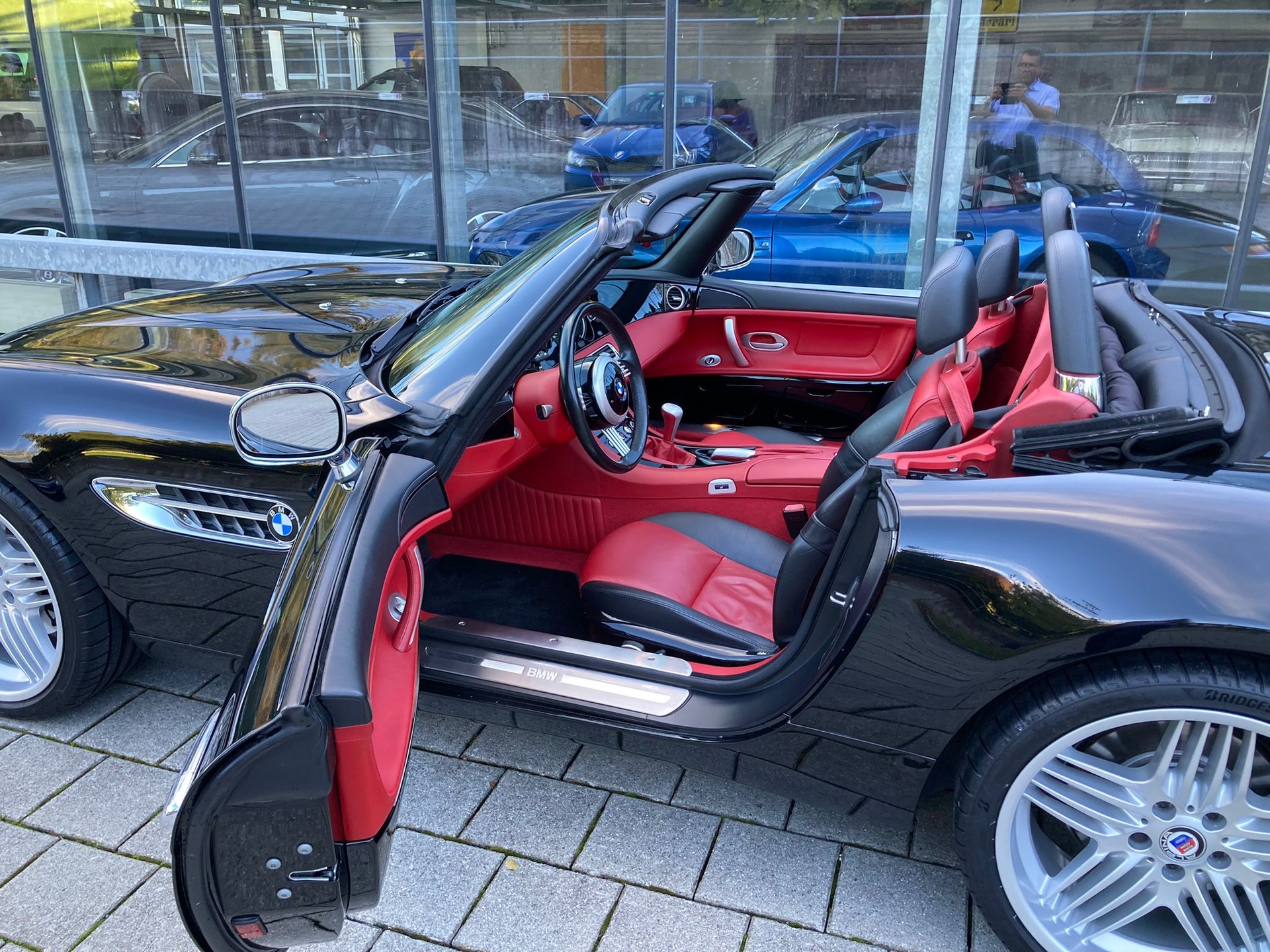 BMW Z8 Roadster-image-17