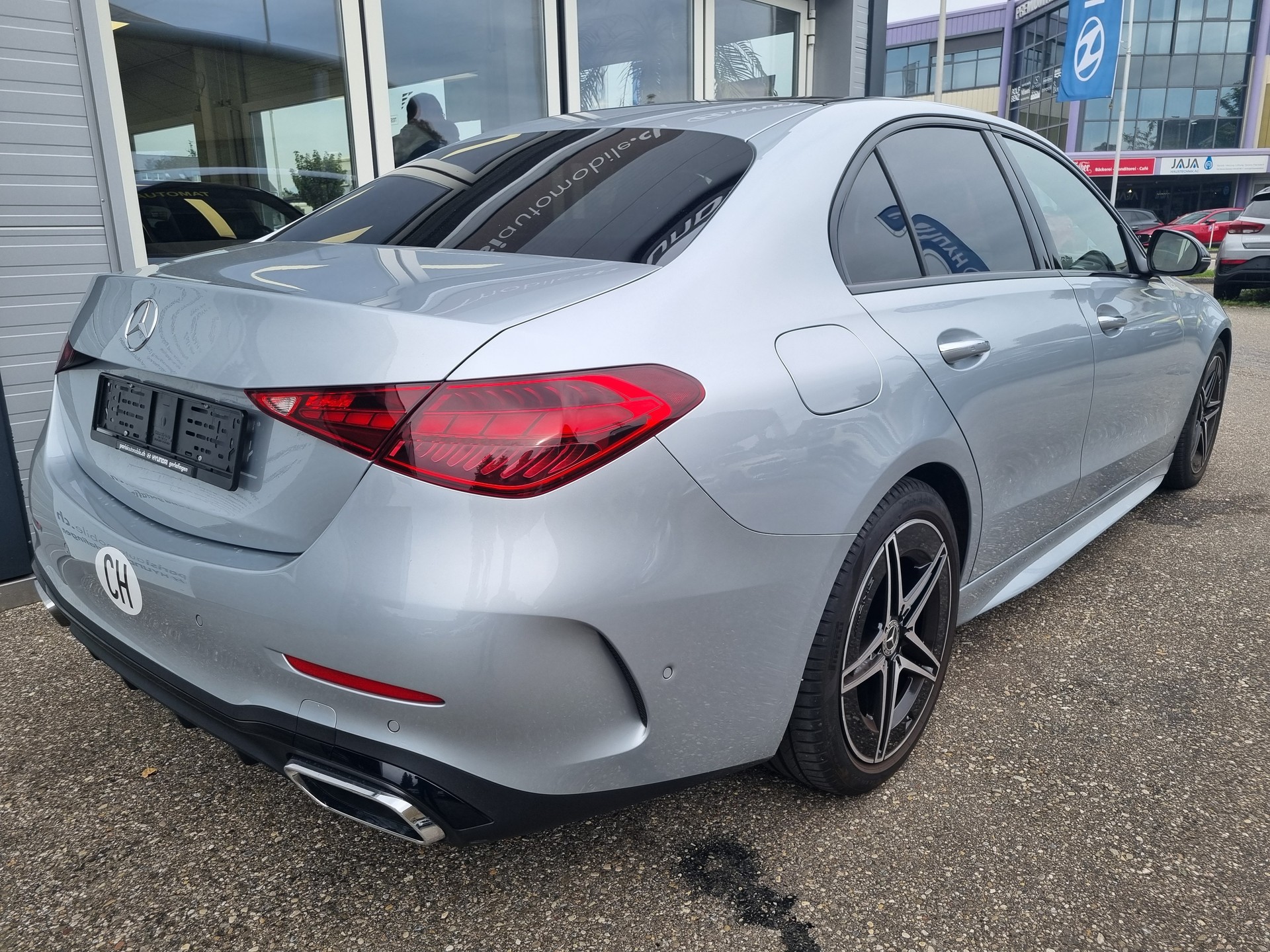 MERCEDES-BENZ C 200 4Matic AMG Line-image-4