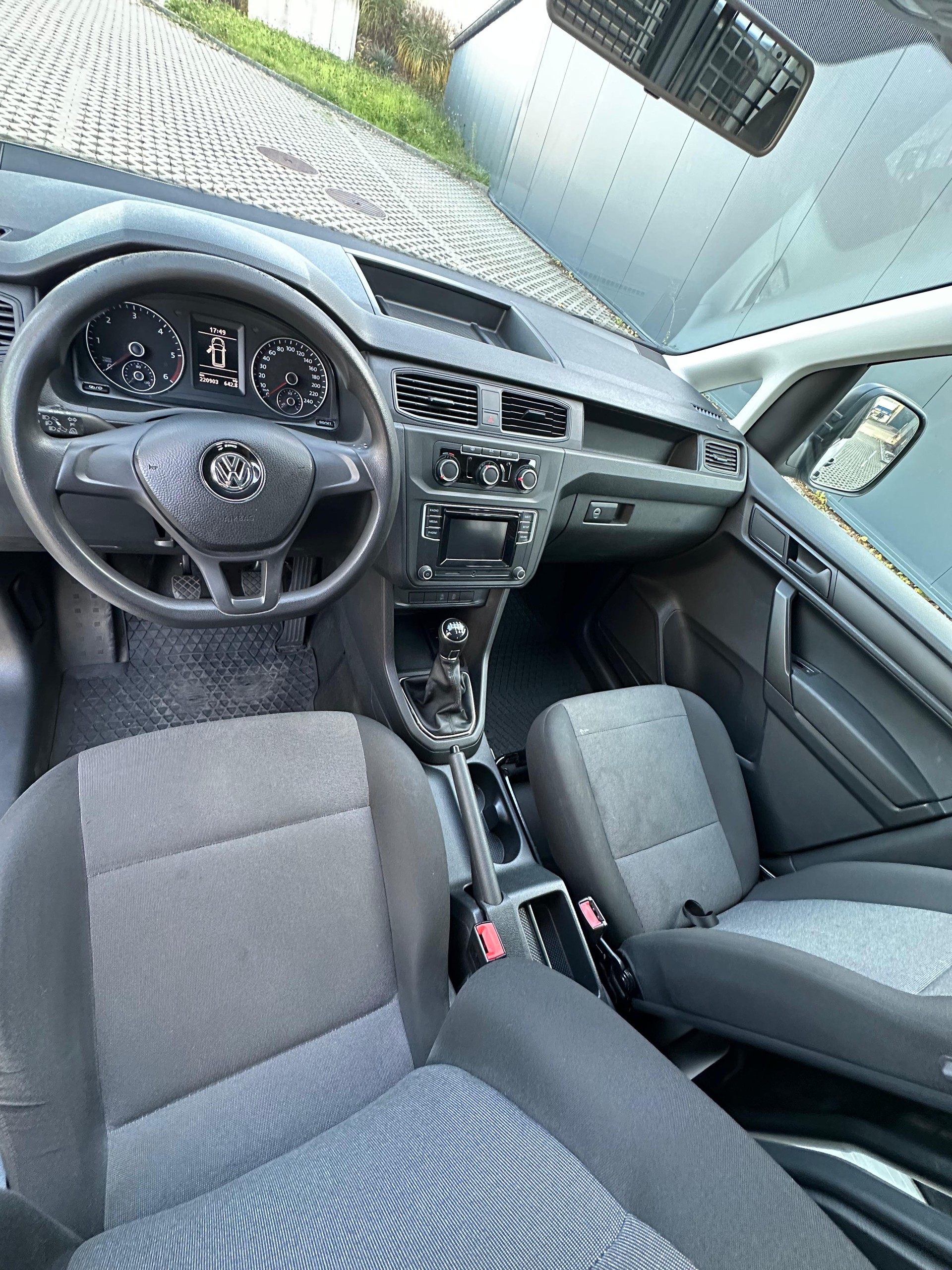 VW Caddy 2.0TDI 4Motion BlueMotion Technology-image-9