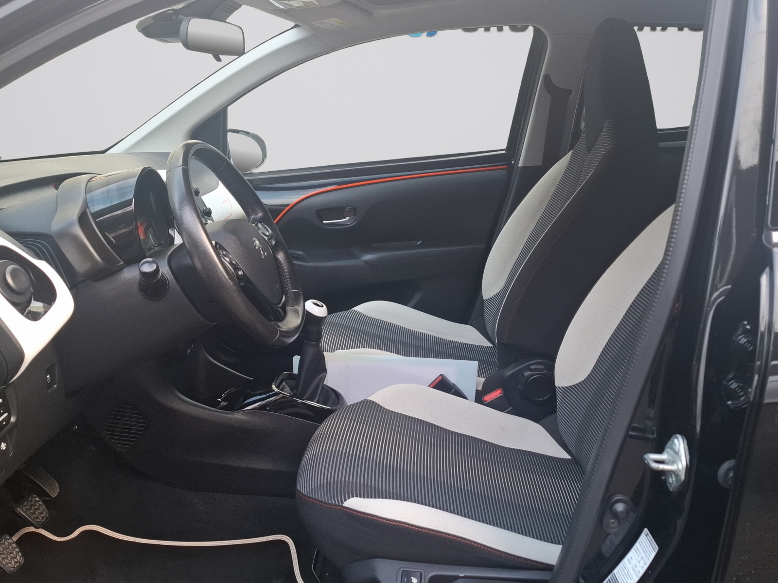 PEUGEOT 108 1.2 VTi R.GarrosTop-image-4