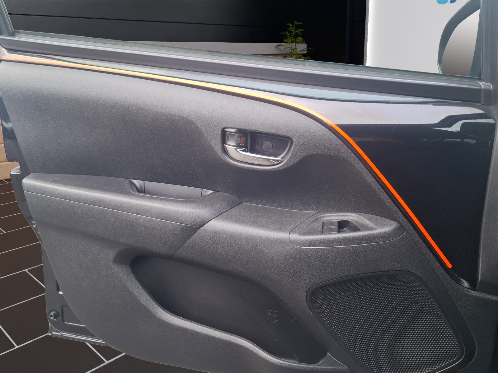 PEUGEOT 108 1.2 VTi R.GarrosTop-image-12