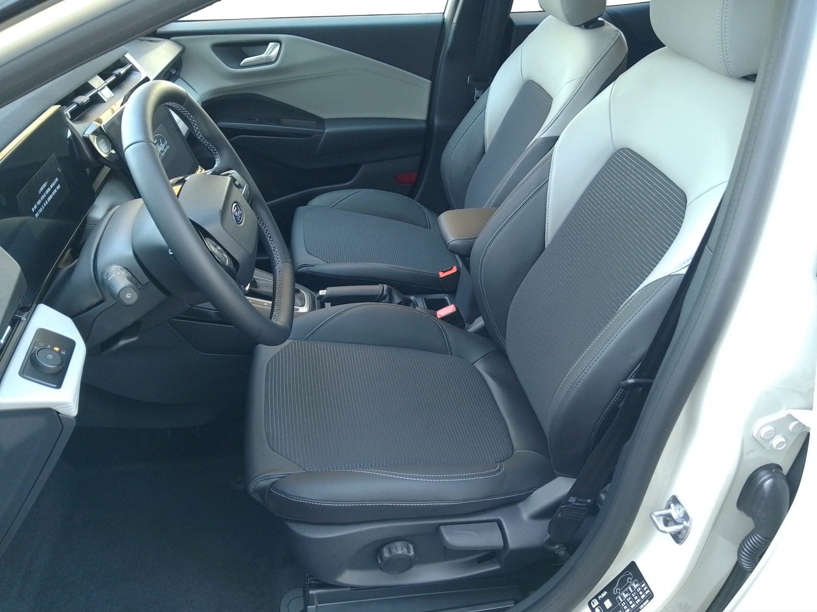 FORD Puma 1.0 EcoB Hybrid 155 Sound Edition-image-4