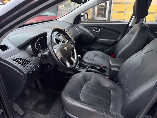 HYUNDAI iX 35 2.0 CRDi Style 4WD-image-6