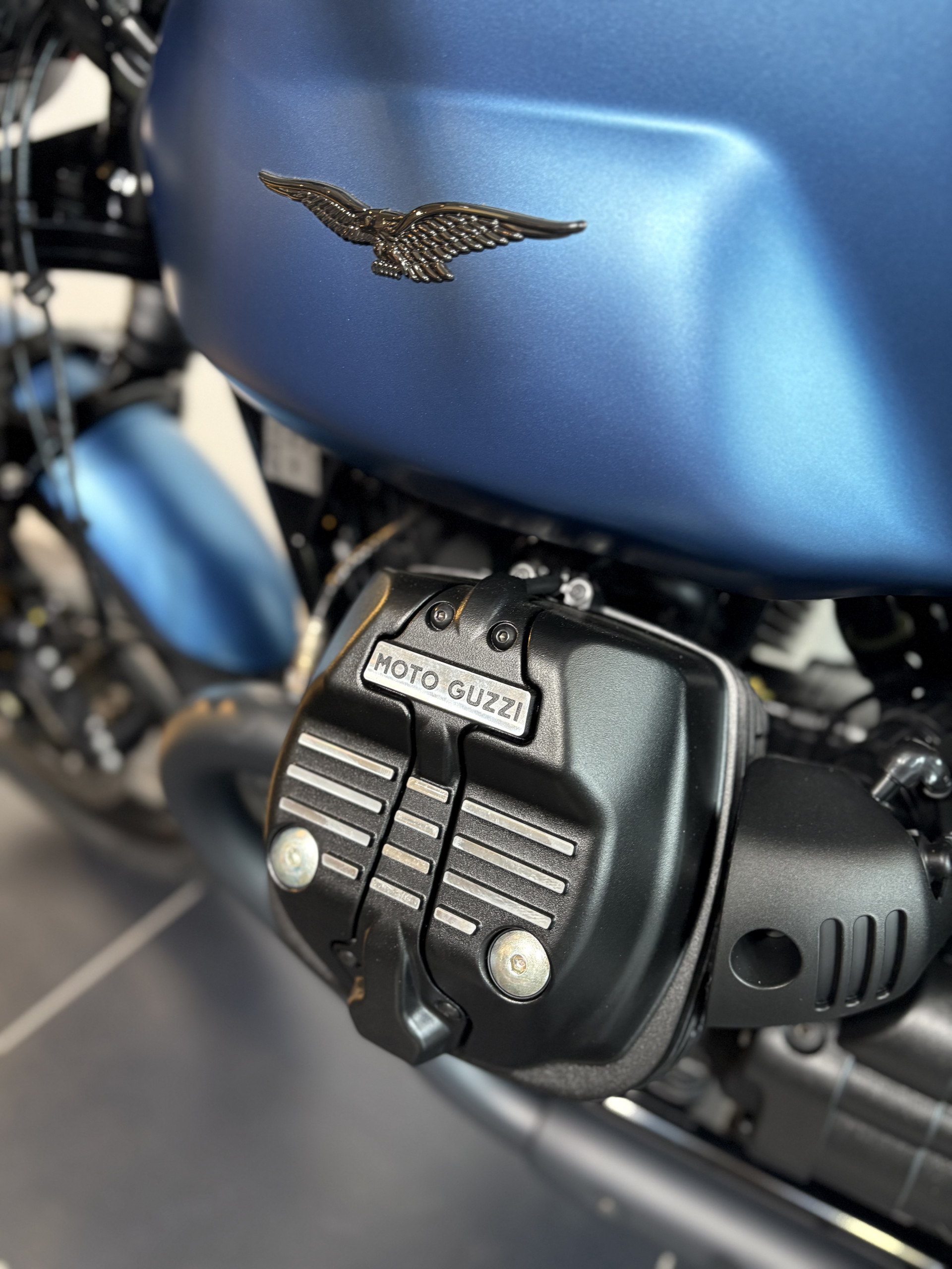 MOTO GUZZI V7 850 Stone-image-3