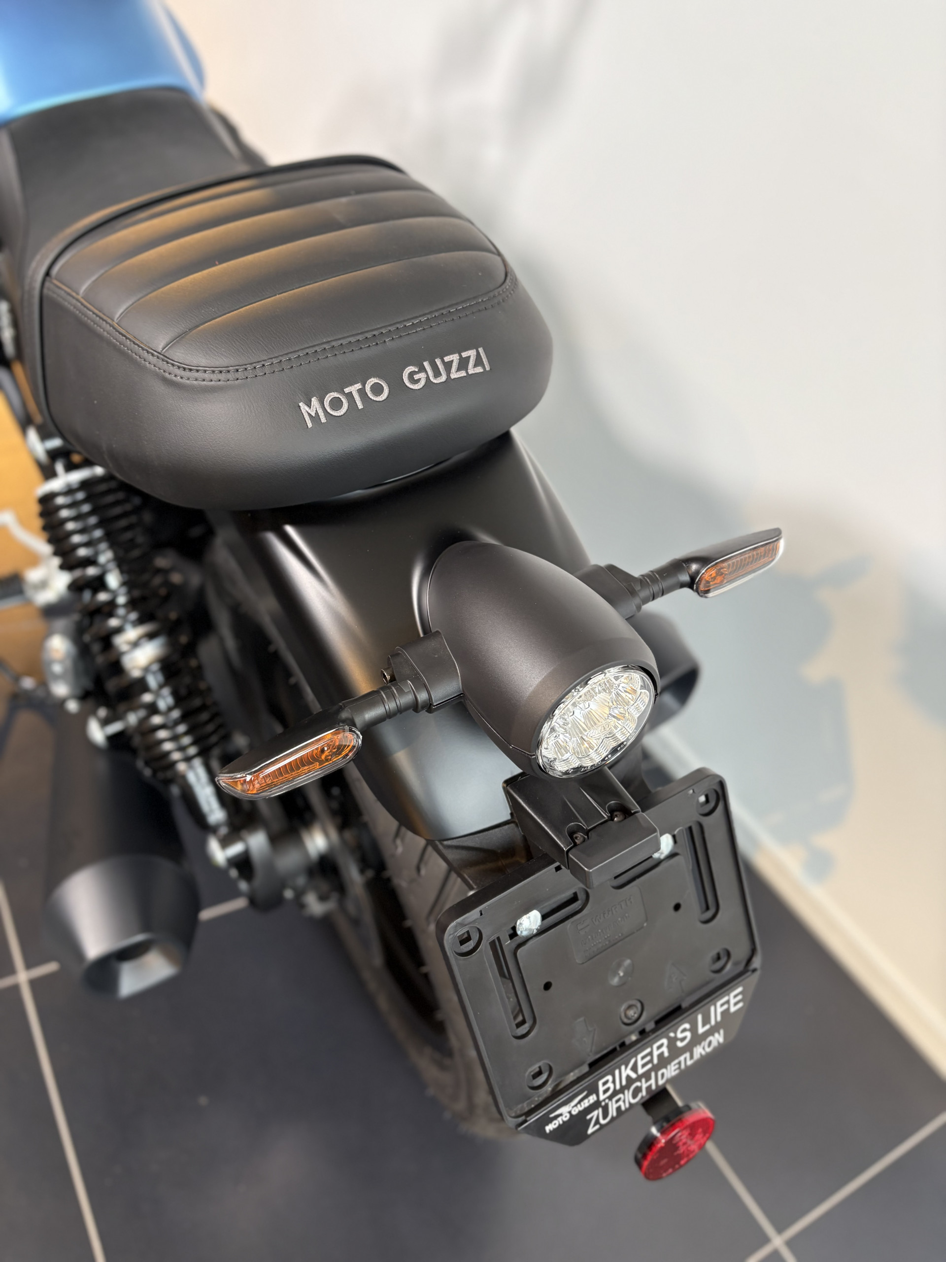 MOTO GUZZI V7 850 Stone-image-4
