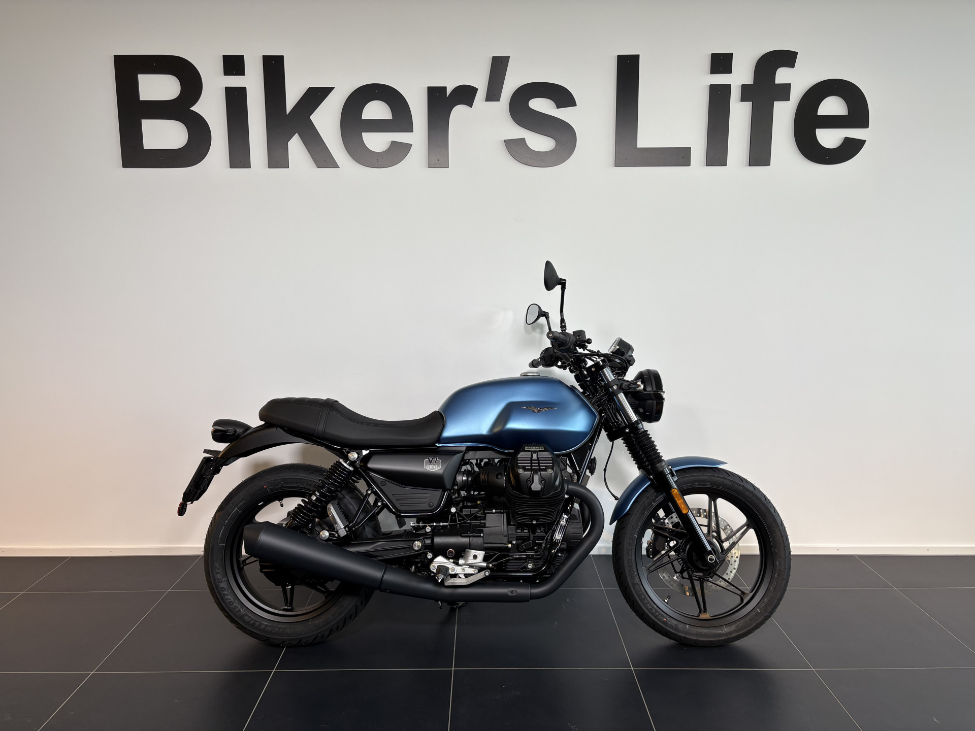 MOTO GUZZI V7 850 Stone-image-0