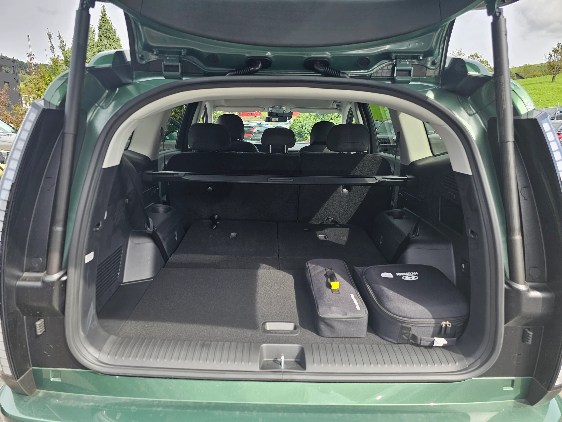 HYUNDAI Ioniq 9 110kWh Amplia 4WD-image-6
