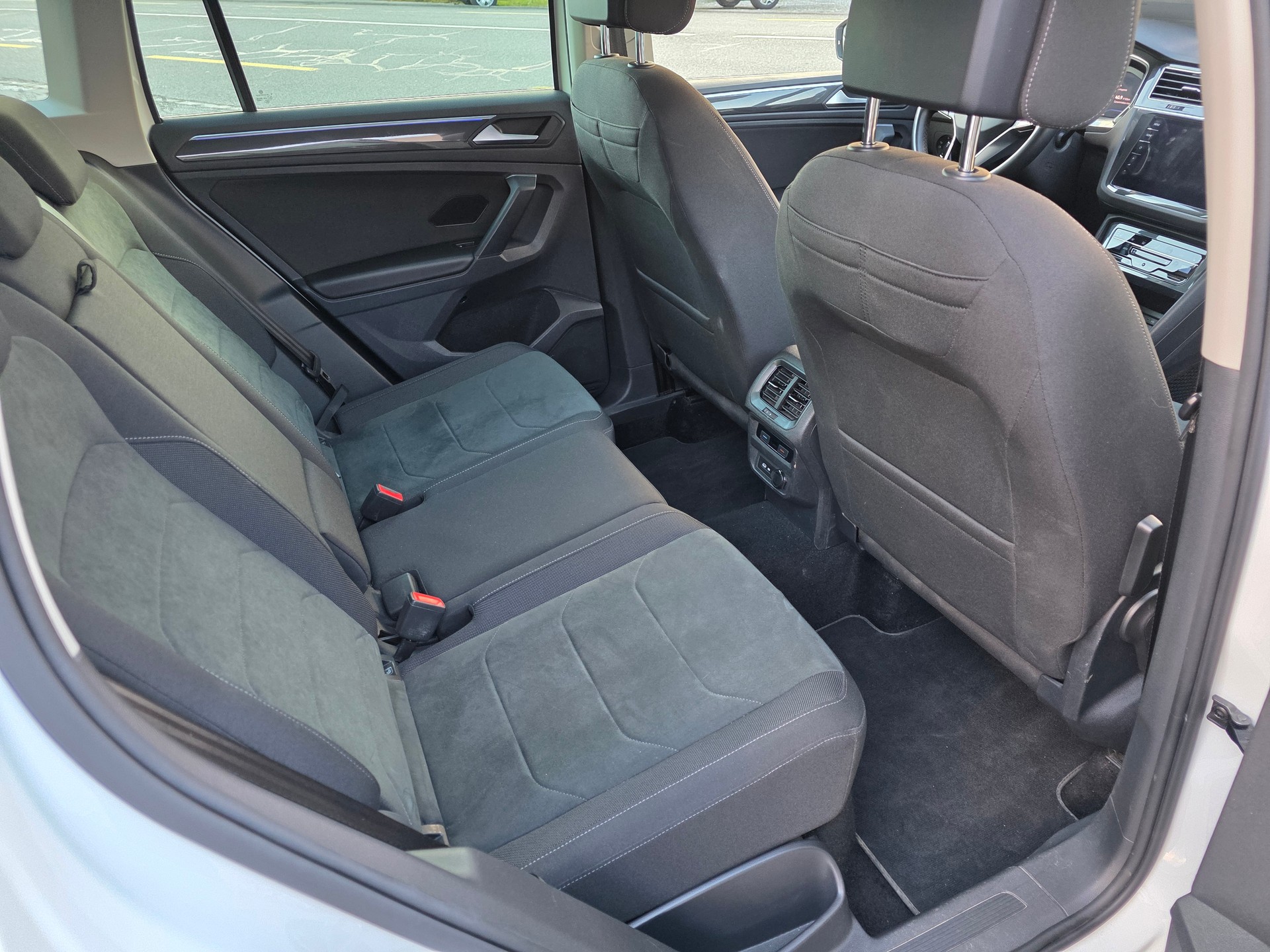 VW Tiguan 2.0TSI Elegance 4Motion DSG-image-15