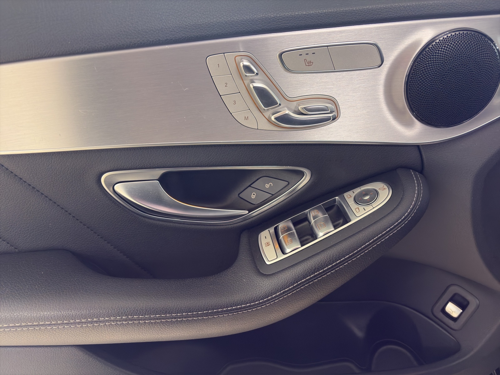 MERCEDES-BENZ C 400 AMG Line 4Matic-image-8