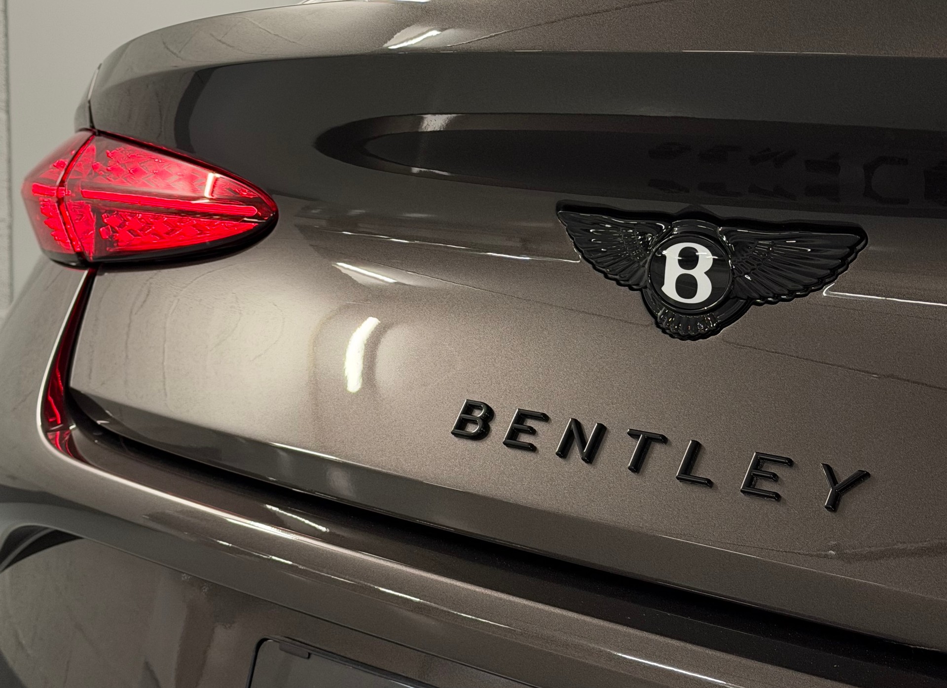 BENTLEY Continental GT 4.0 V8 PHEV Brodgar-image-23