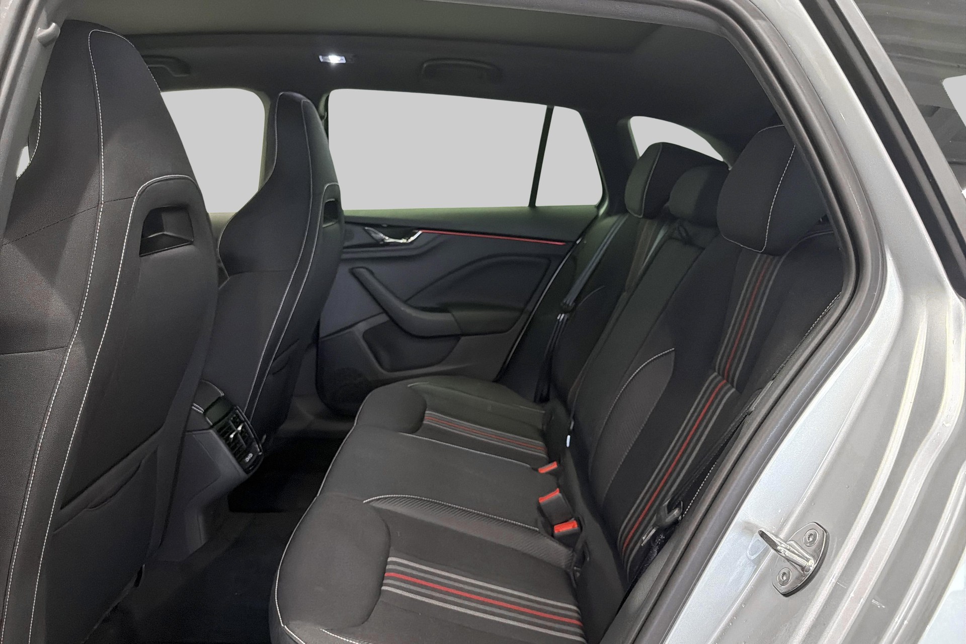 SKODA Scala 1.0 TSI Monte Carlo DSG-image-15