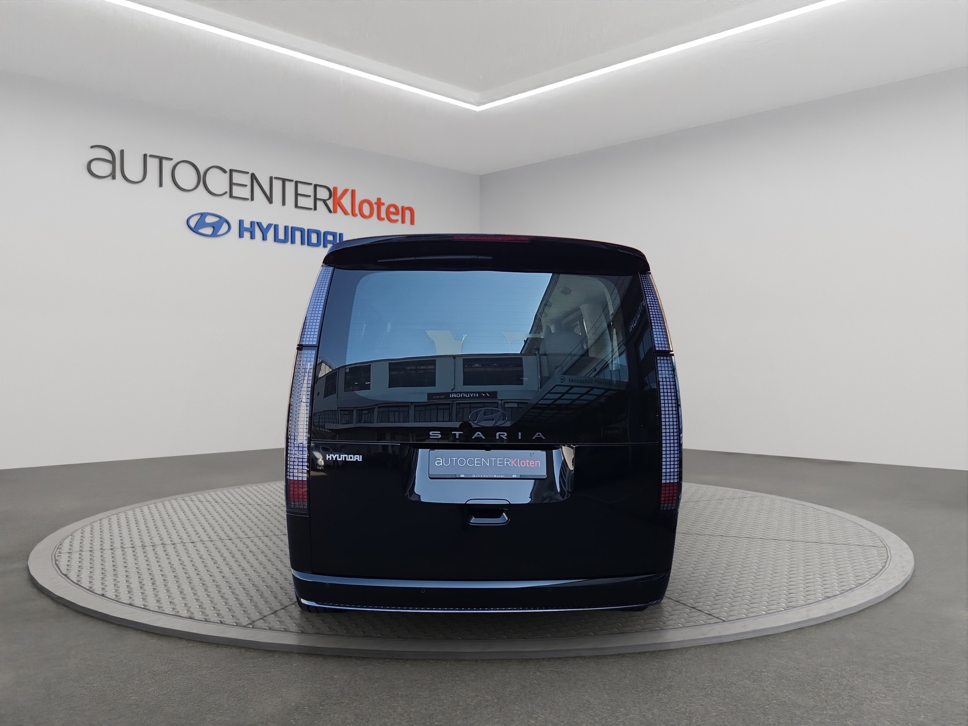 HYUNDAI Staria Premium 1.6 GDi HEV Amplia-image-4