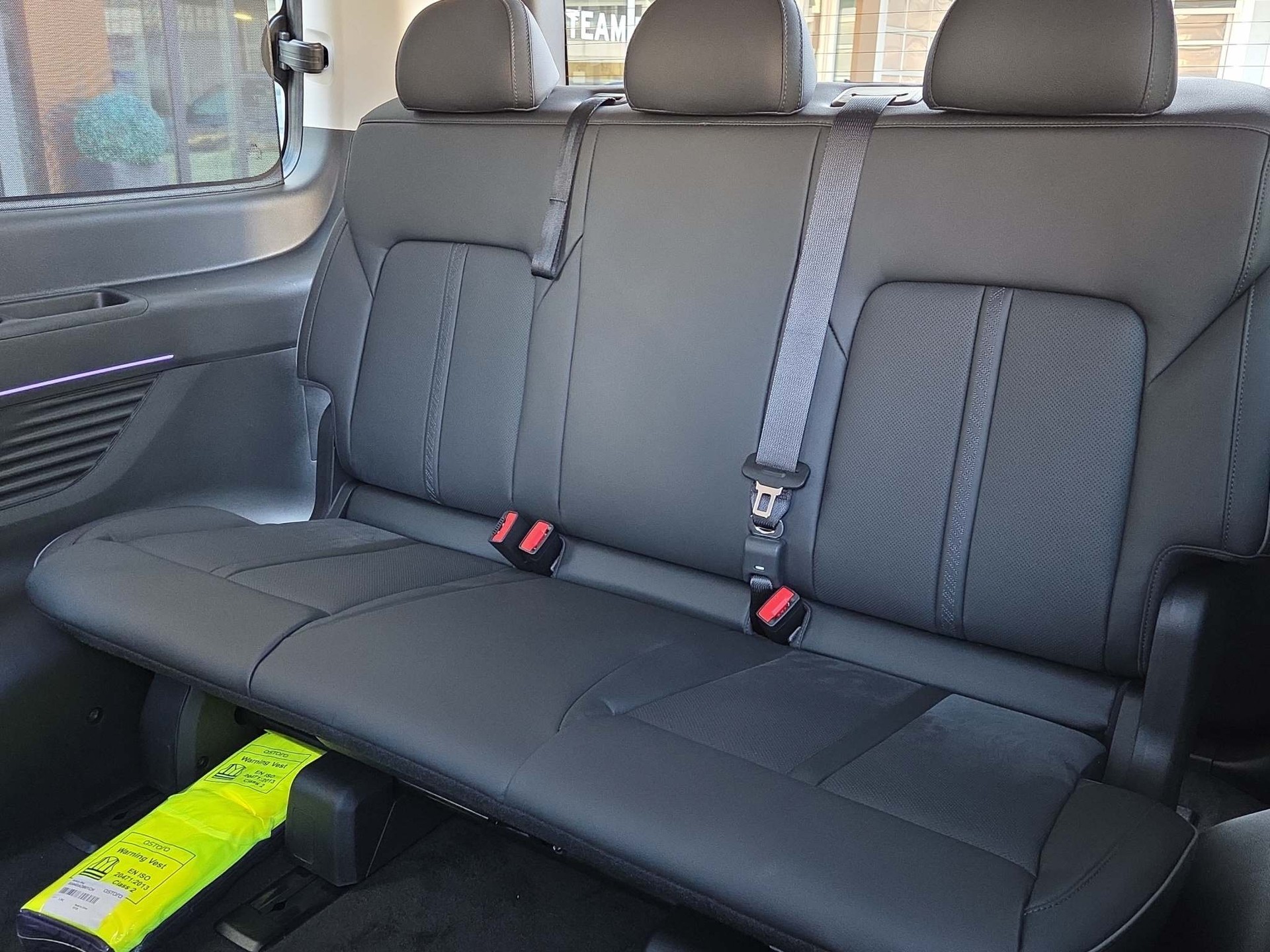 HYUNDAI Staria Premium 1.6 GDi HEV Amplia-image-15