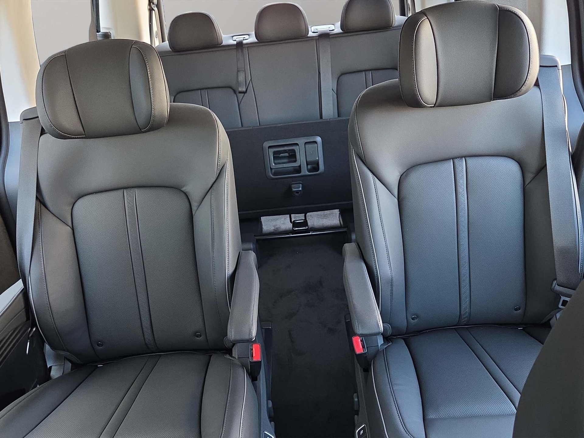 HYUNDAI Staria Premium 1.6 GDi HEV Amplia-image-13