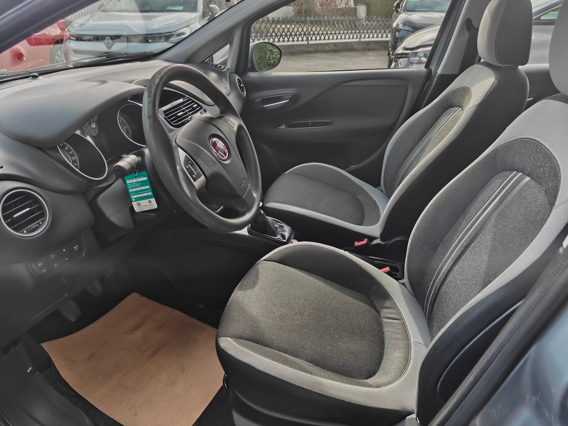 FIAT Punto 1.4 Easy-image-4