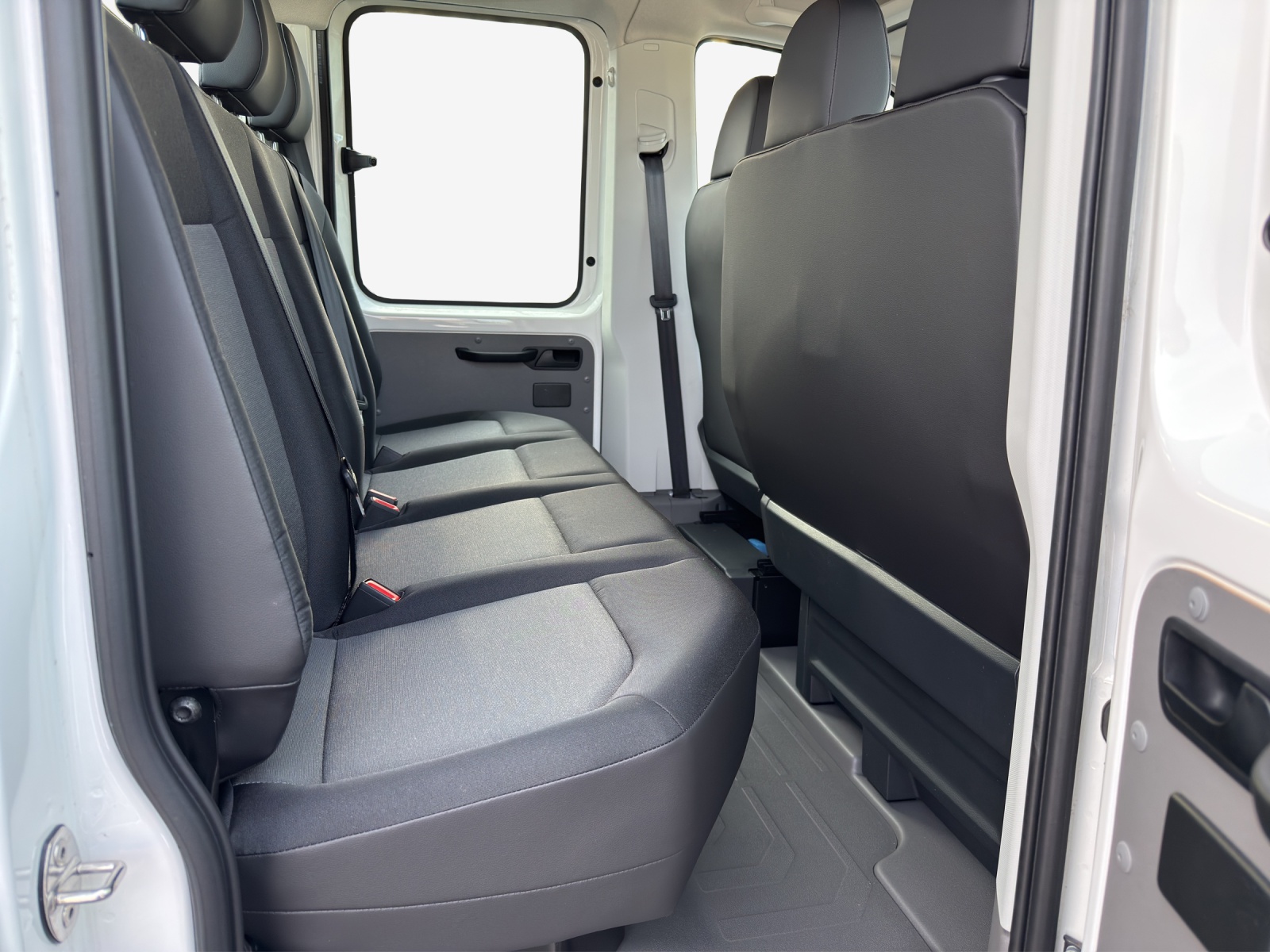 VW Crafter 35 2.0 BiTDI Entry L3 A-image-12