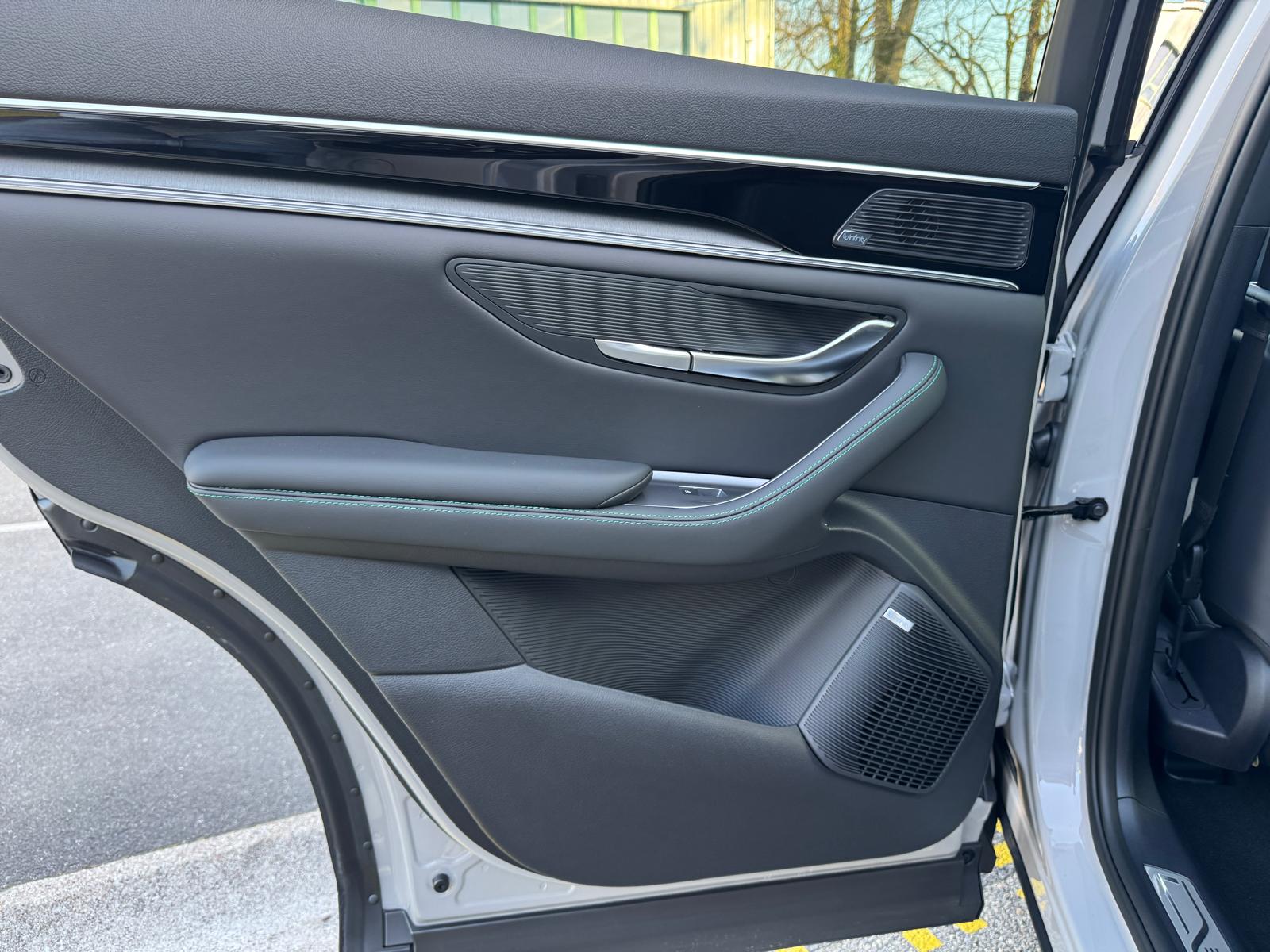 BYD Seal U DM-i Design AWD-image-15