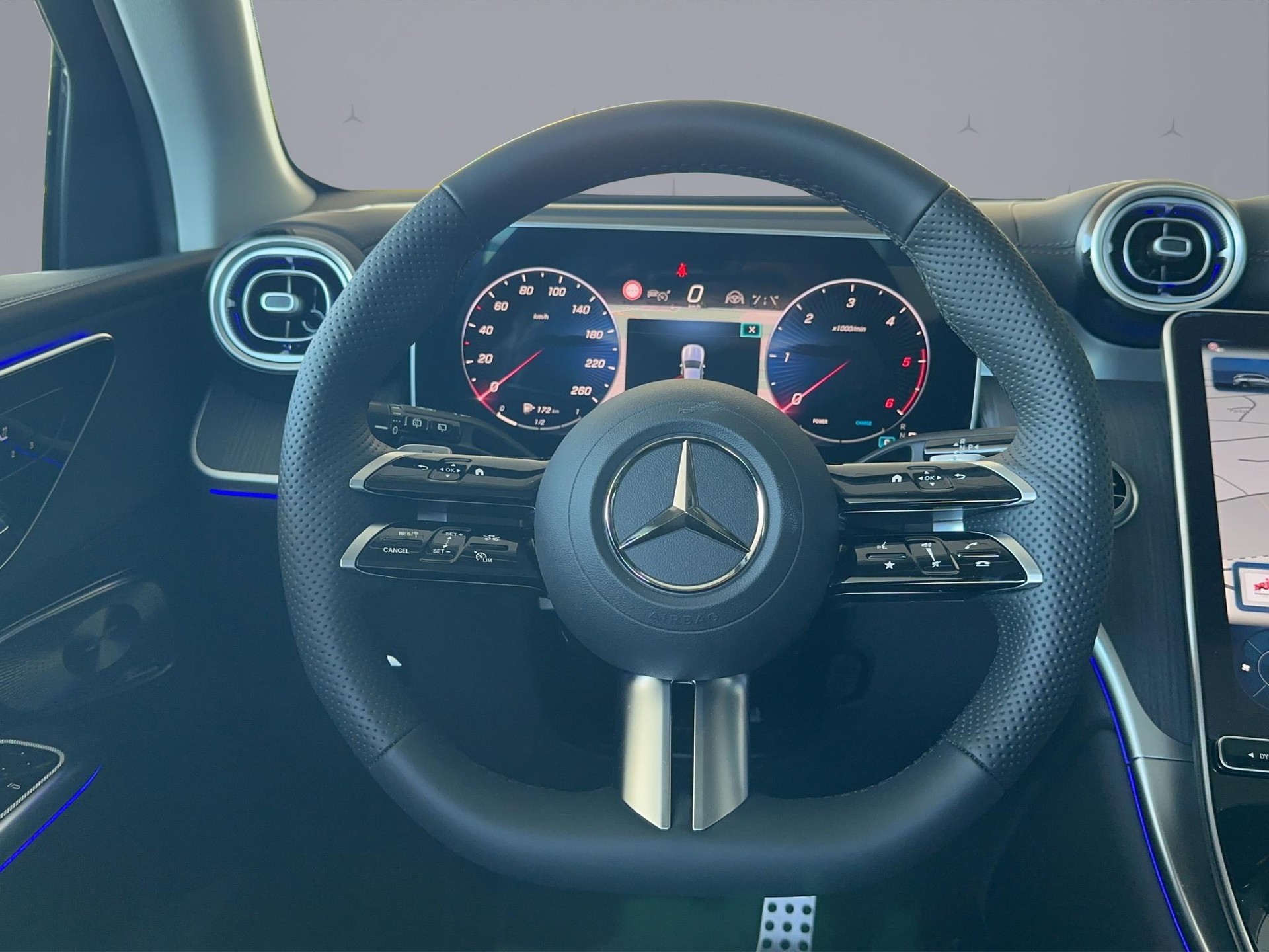 MERCEDES-BENZ GLC 300 d AMG Line 4matic-image-10