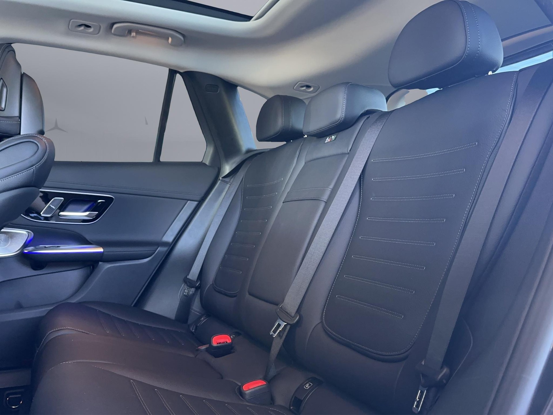 MERCEDES-BENZ GLC 300 d AMG Line 4matic-image-8