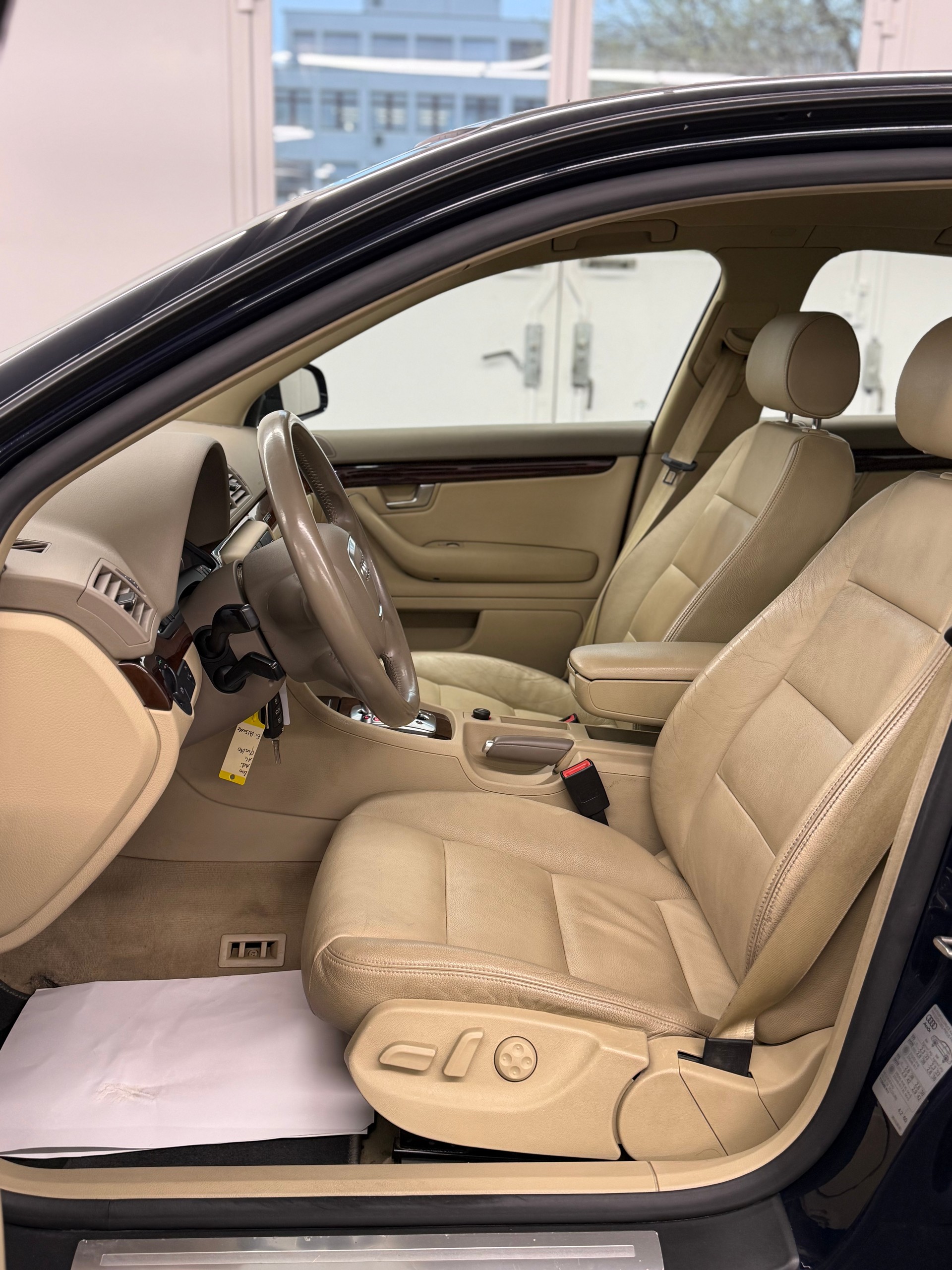 AUDI A4 Limousine 3.2 FSI QUATTRO + AHK-image-13