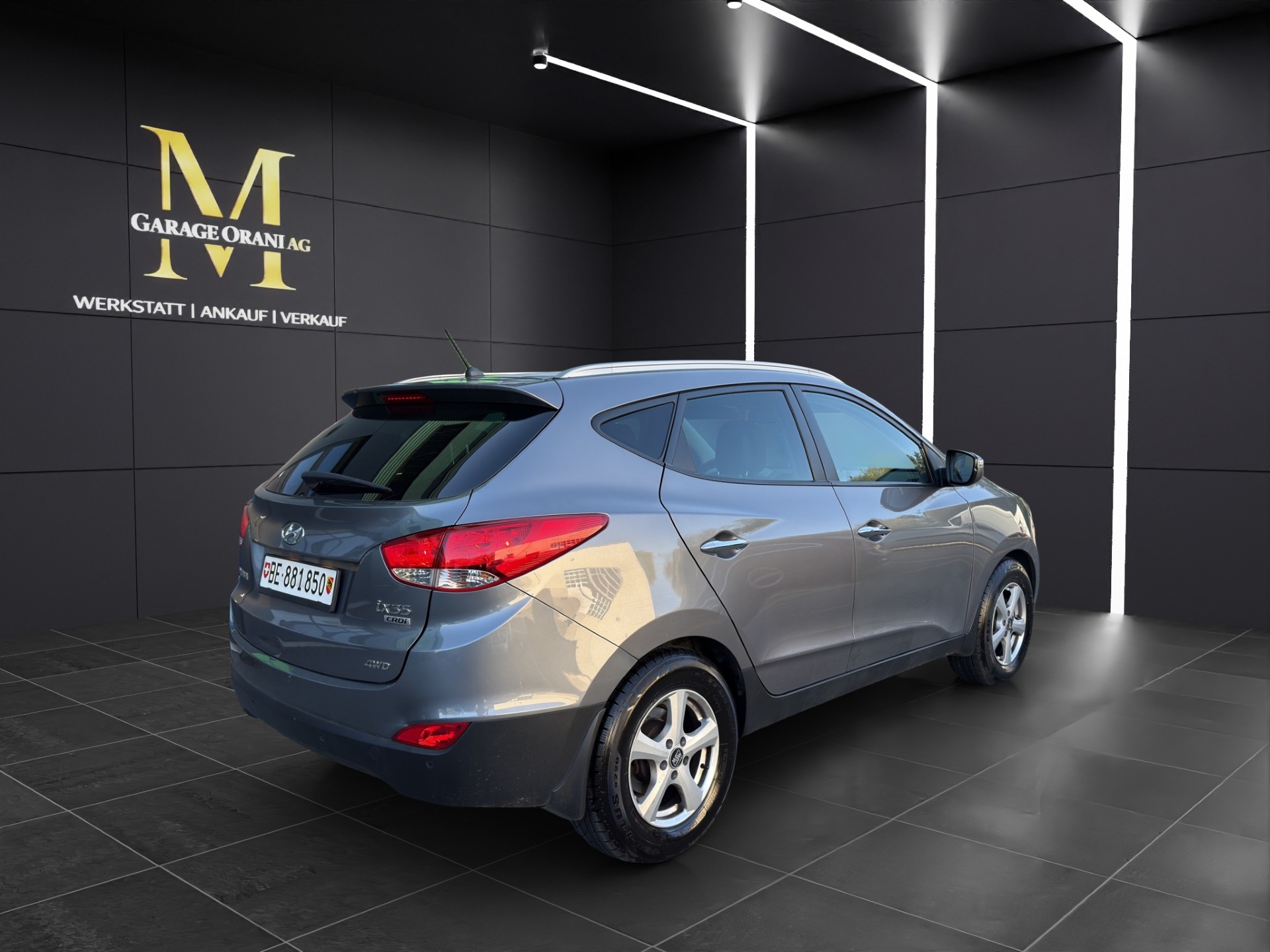 HYUNDAI iX 35 2.0 CRDi Premium 4WD Automatic-showroom-element-3