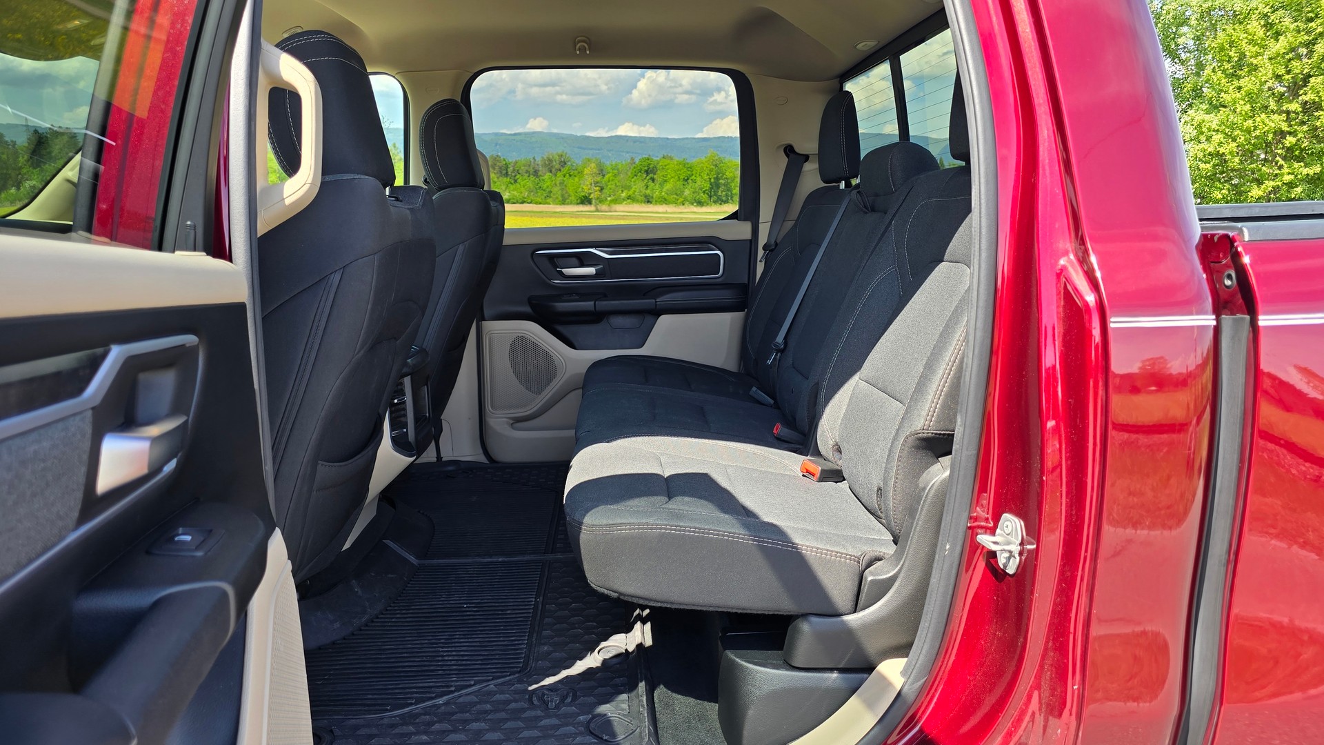 DODGE 1500 Crew Cab 5.7 Hemi Bighorn-image-22