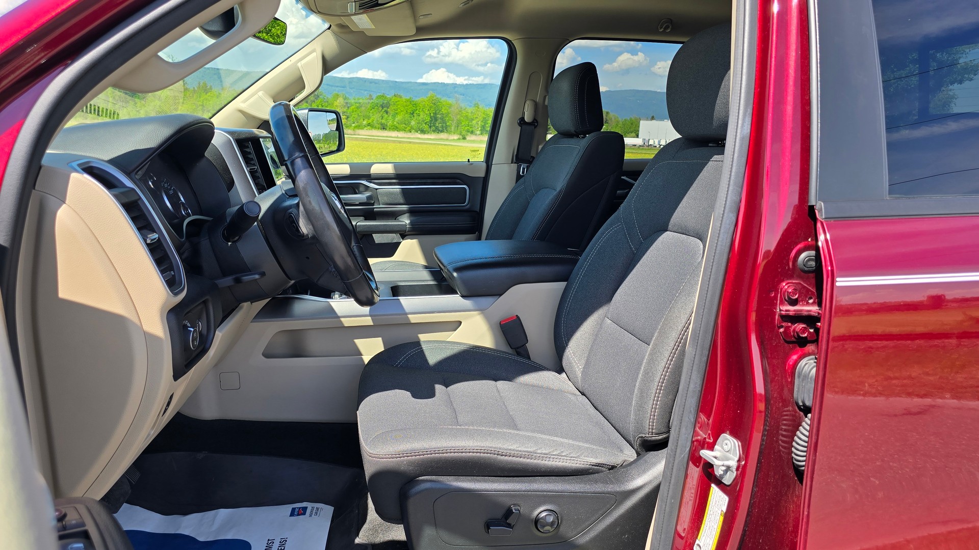 DODGE 1500 Crew Cab 5.7 Hemi Bighorn-image-16
