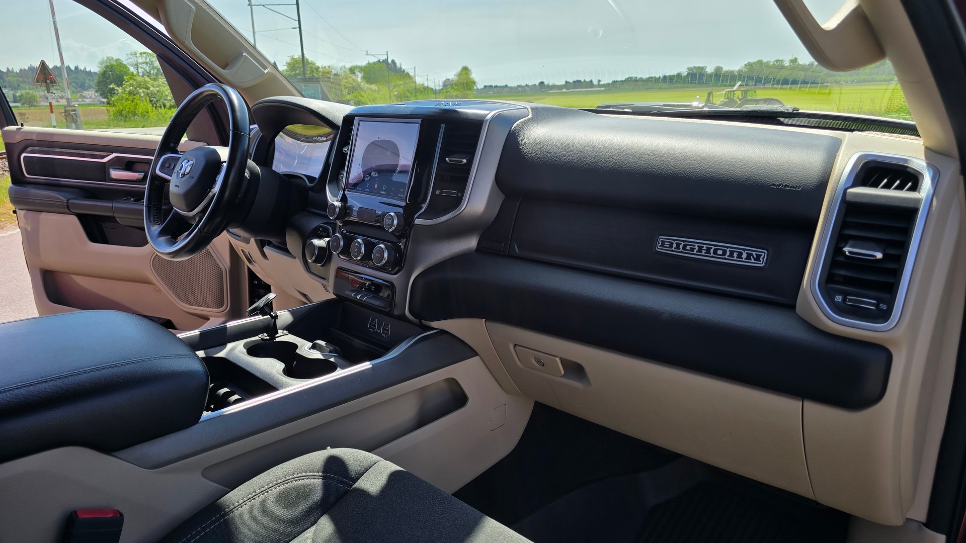 DODGE 1500 Crew Cab 5.7 Hemi Bighorn-image-19
