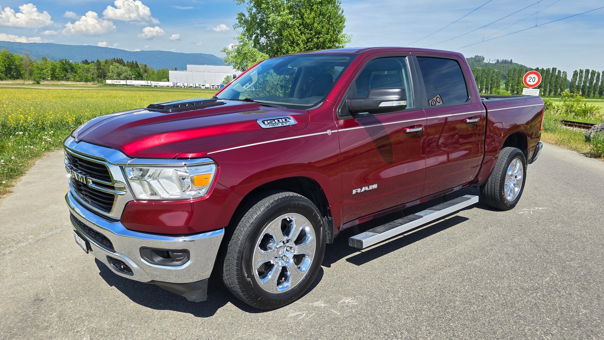 DODGE 1500 Crew Cab 5.7 Hemi Bighorn-showroom-element-1
