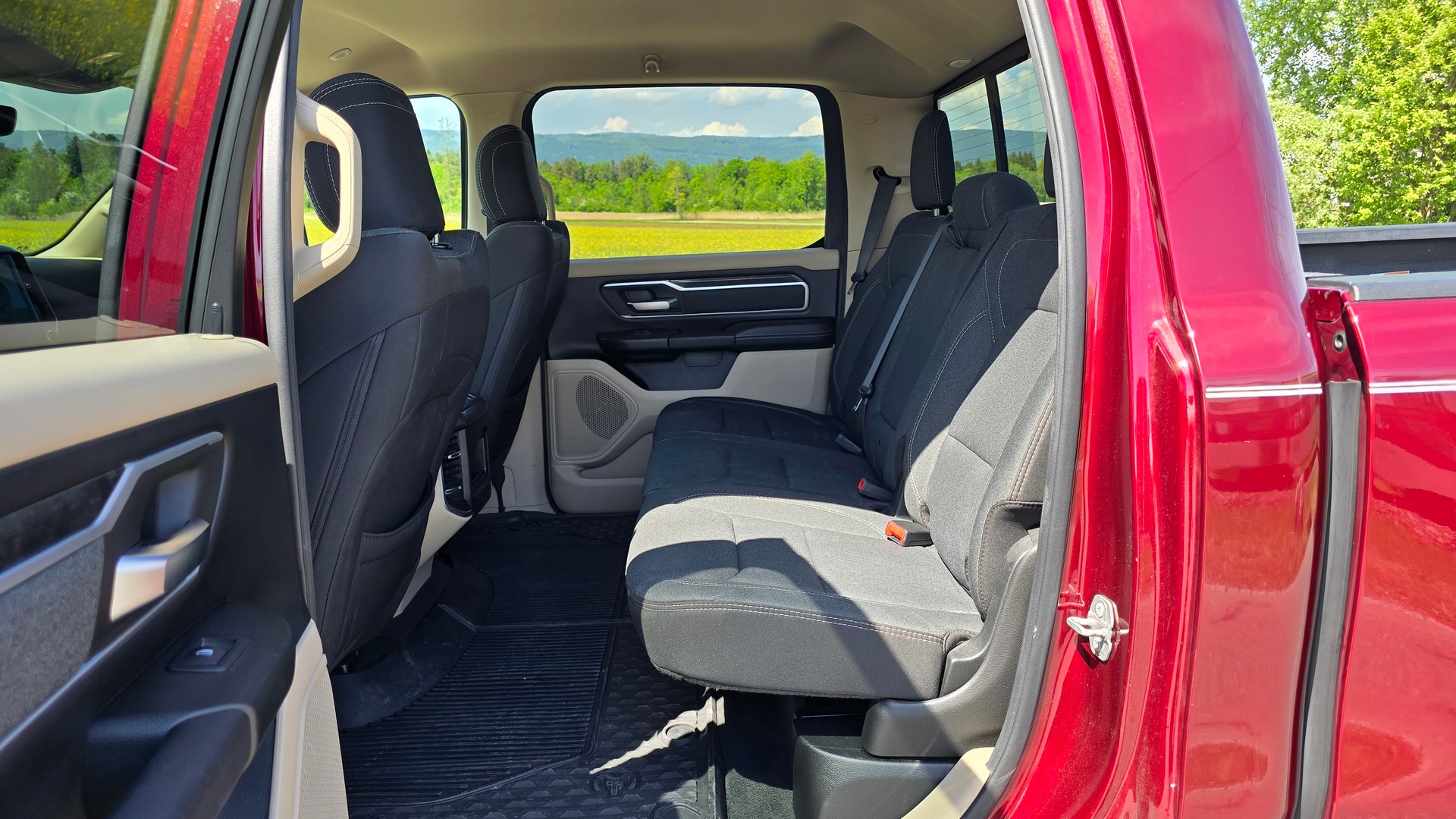 DODGE 1500 Crew Cab 5.7 Hemi Bighorn-image-17