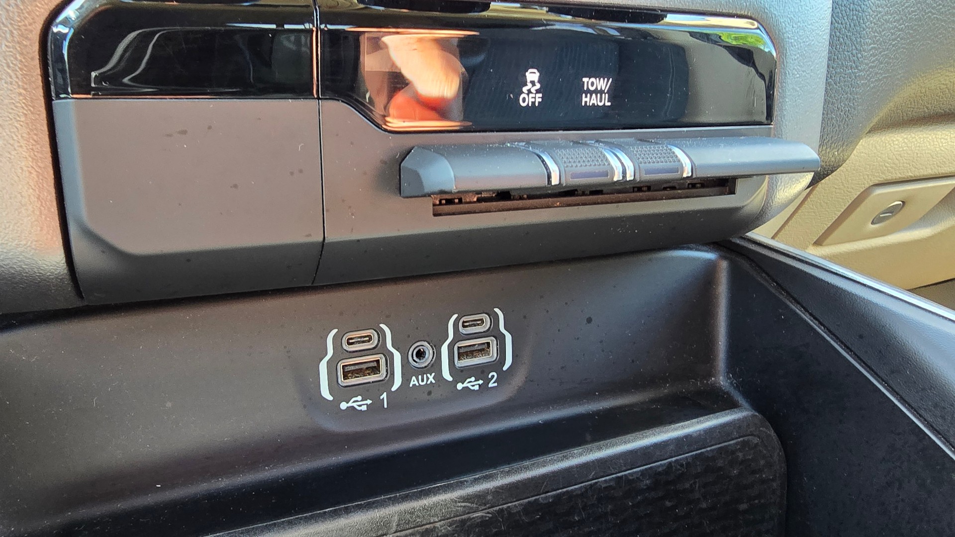 DODGE 1500 Crew Cab 5.7 Hemi Bighorn-image-24