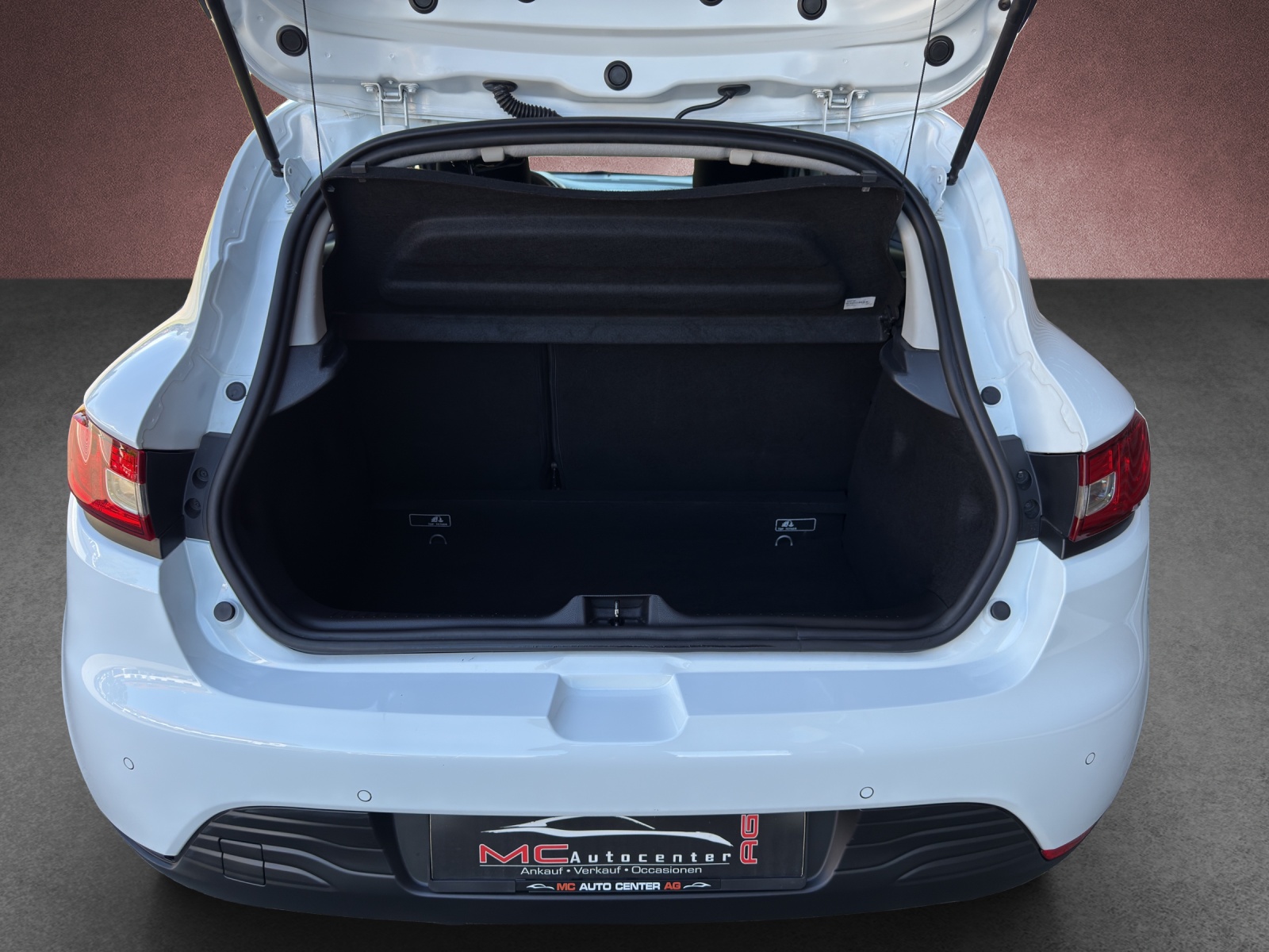 RENAULT Clio 1.5 dCi Swiss Edition EDC-image-12