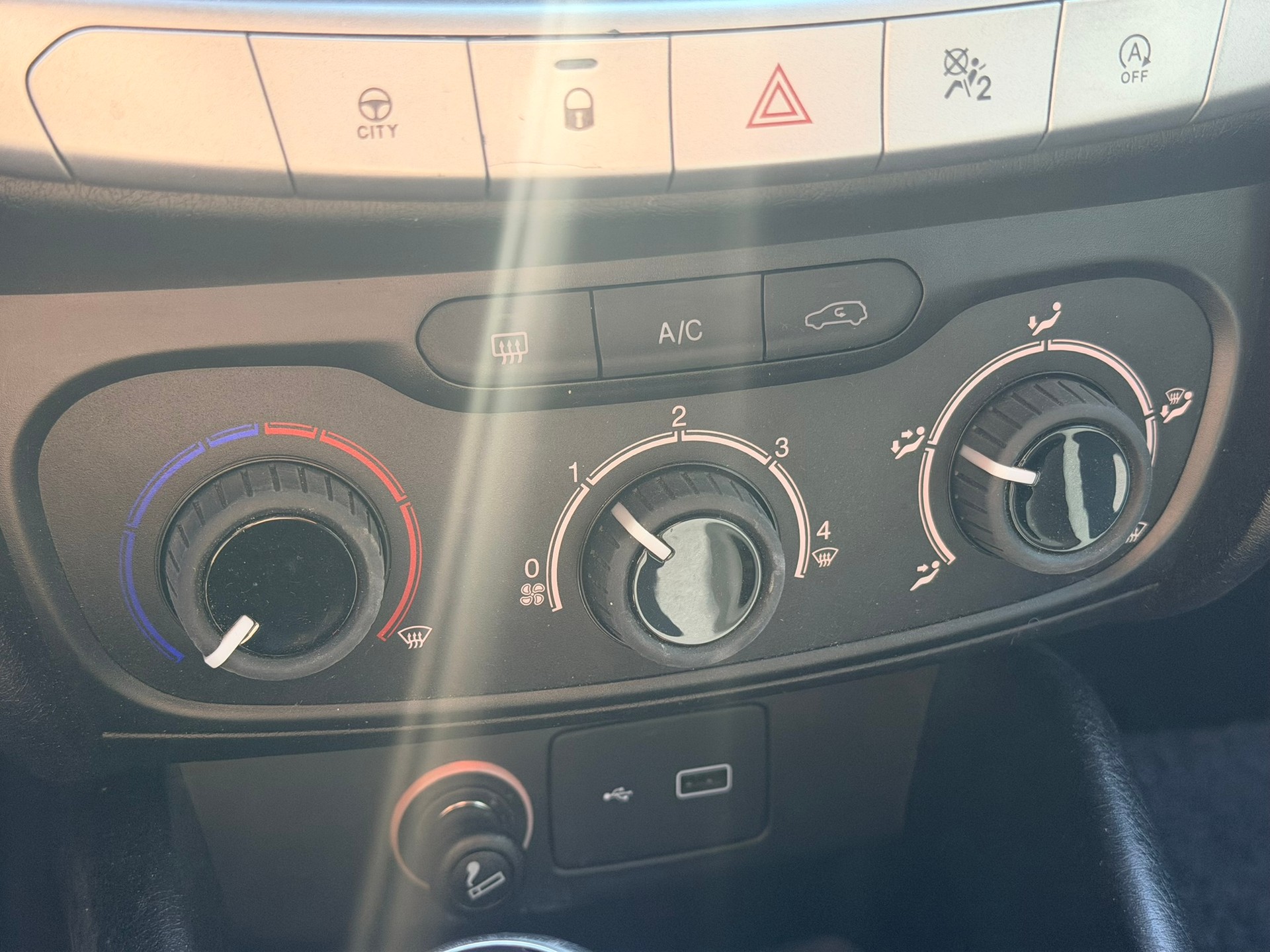 FIAT Tipo 1.4T Station Wagon Street-image-12