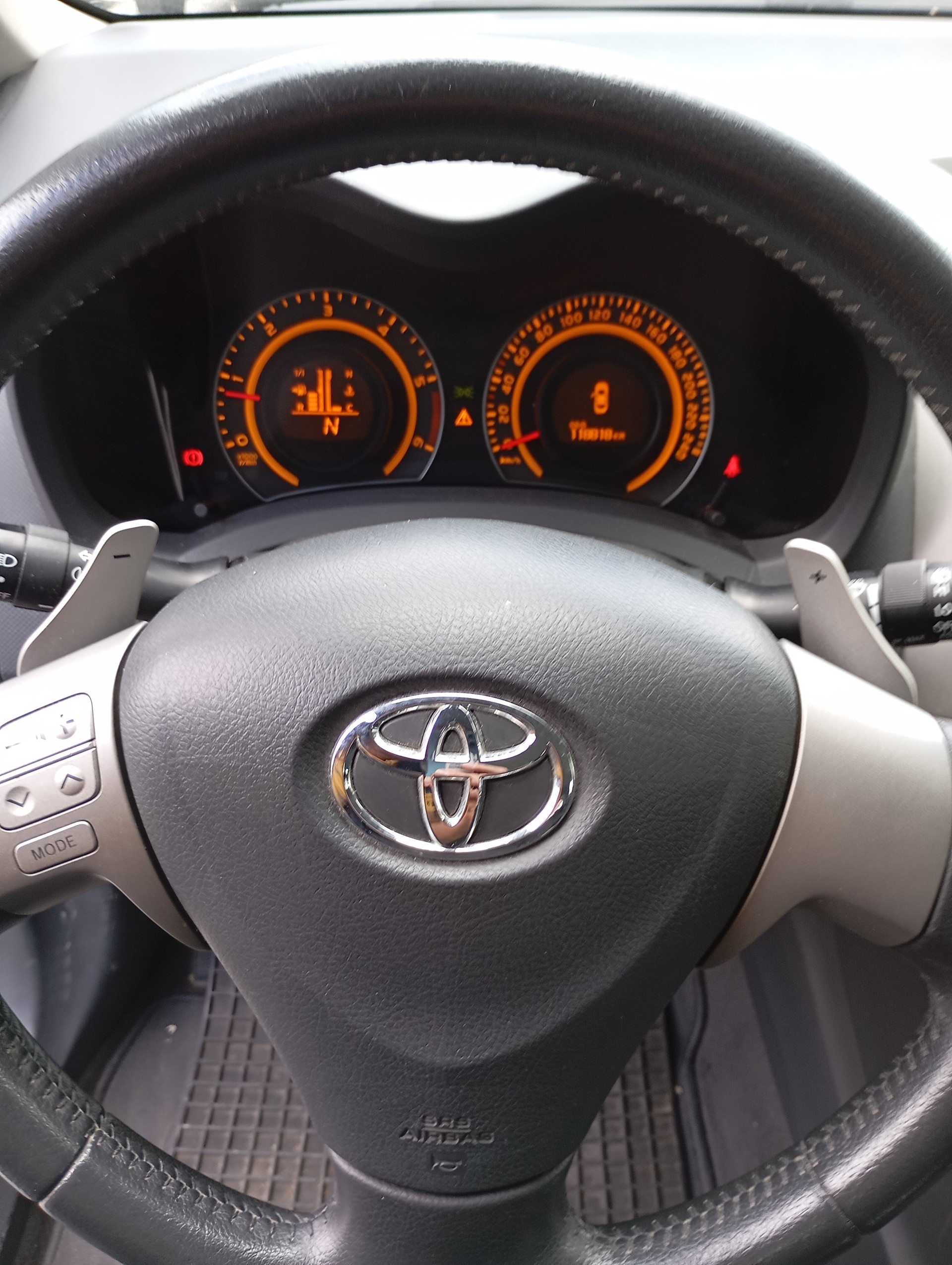 TOYOTA Auris 1.4 D-4D Linea Luna MultiMode-image-4