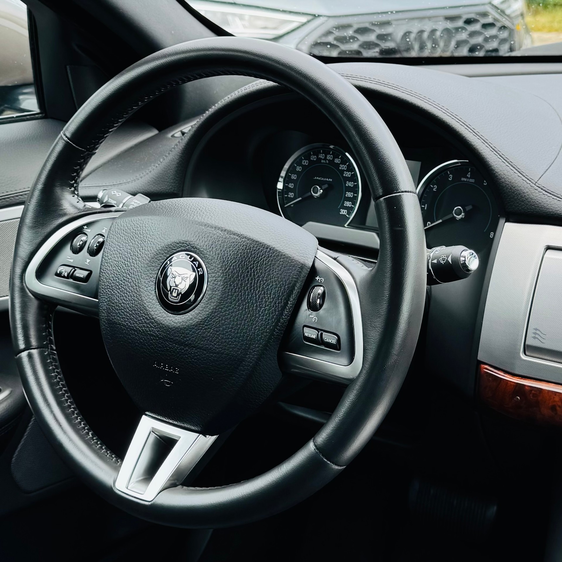 JAGUAR XF 3.0 V6 S/C 4x4-image-18