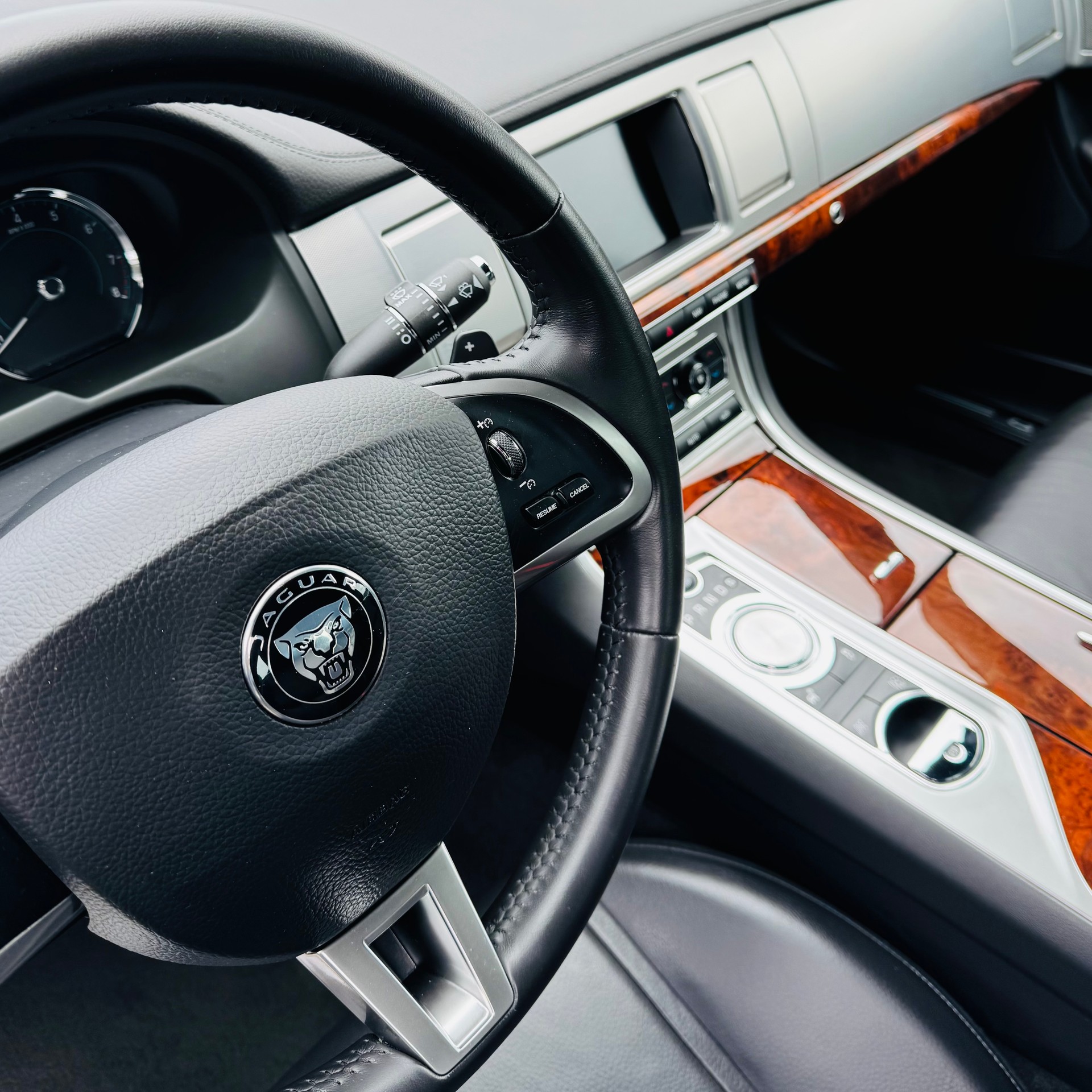 JAGUAR XF 3.0 V6 S/C 4x4-image-11