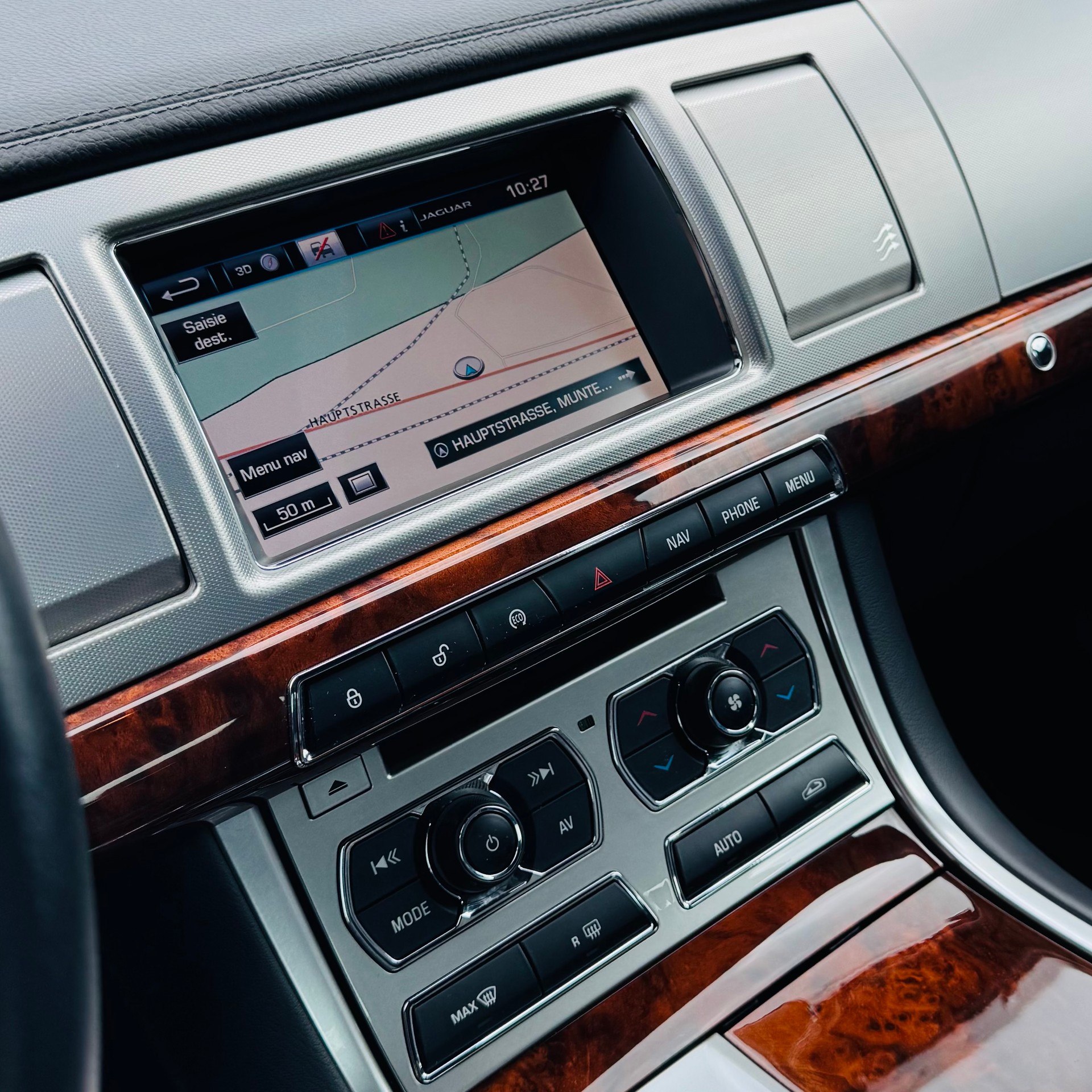 JAGUAR XF 3.0 V6 S/C 4x4-image-12
