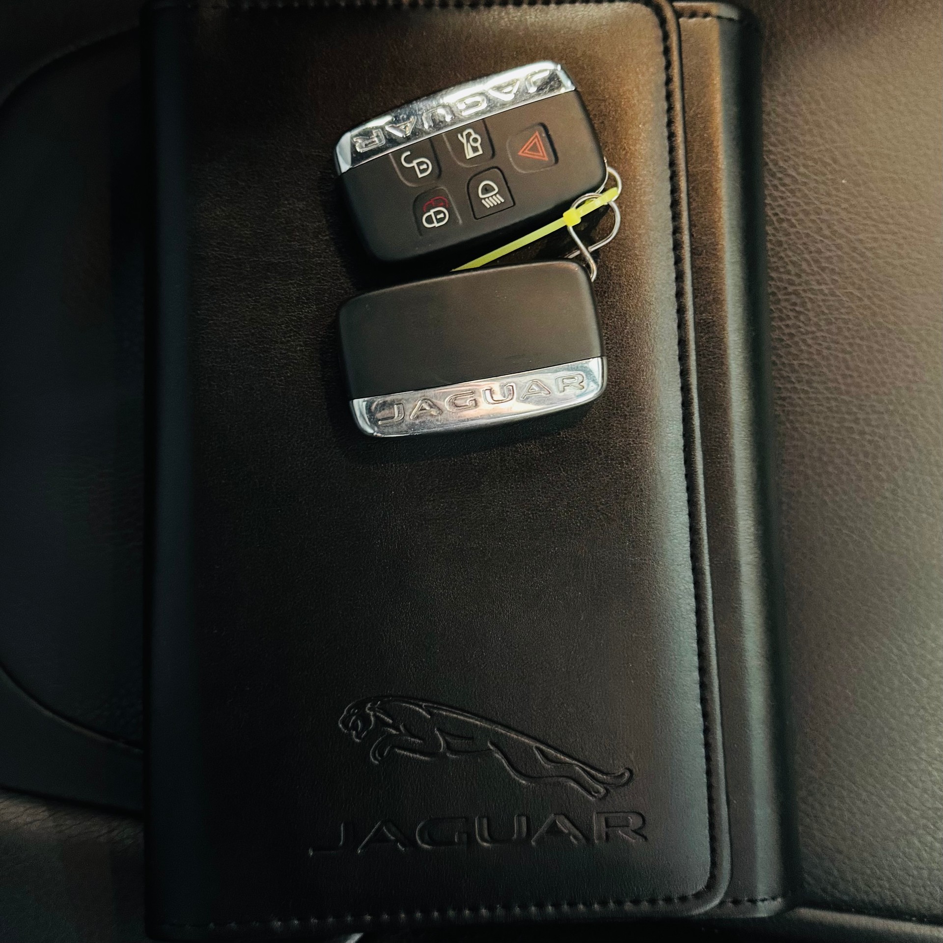 JAGUAR XF 3.0 V6 S/C 4x4-image-25