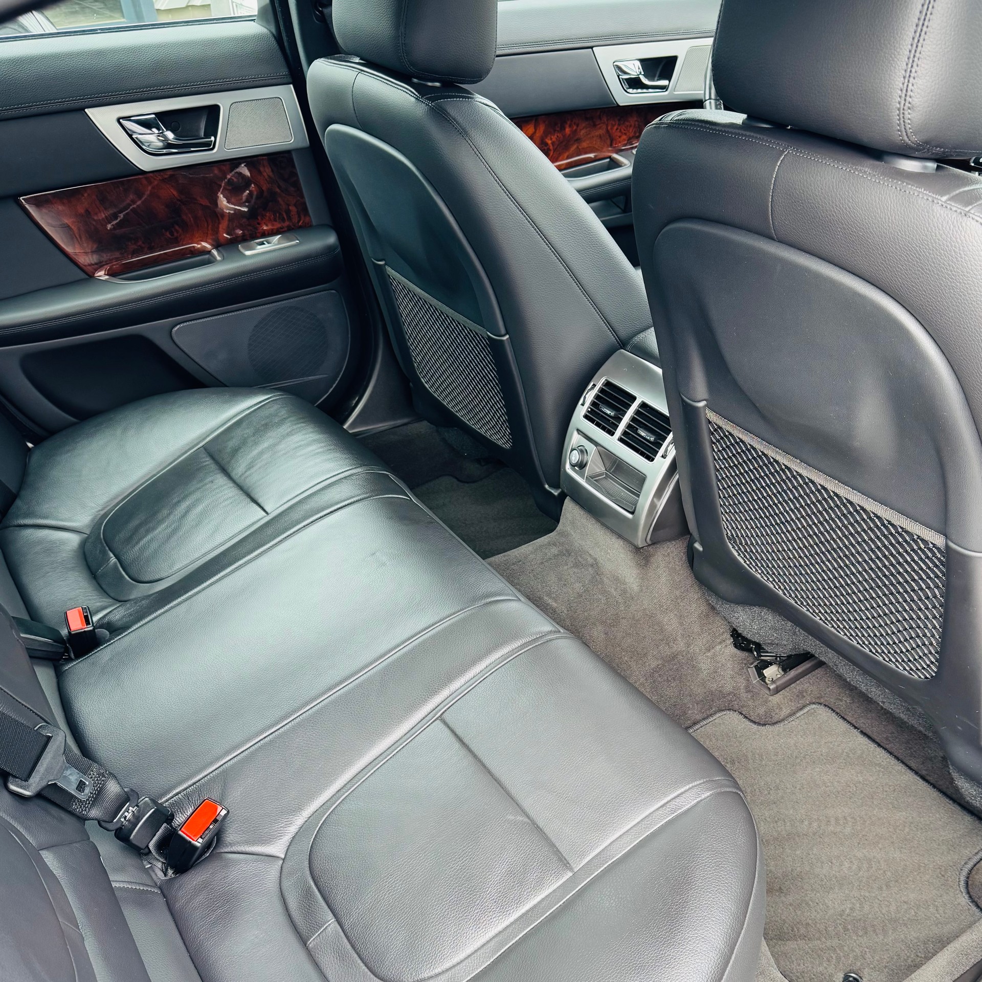JAGUAR XF 3.0 V6 S/C 4x4-image-19