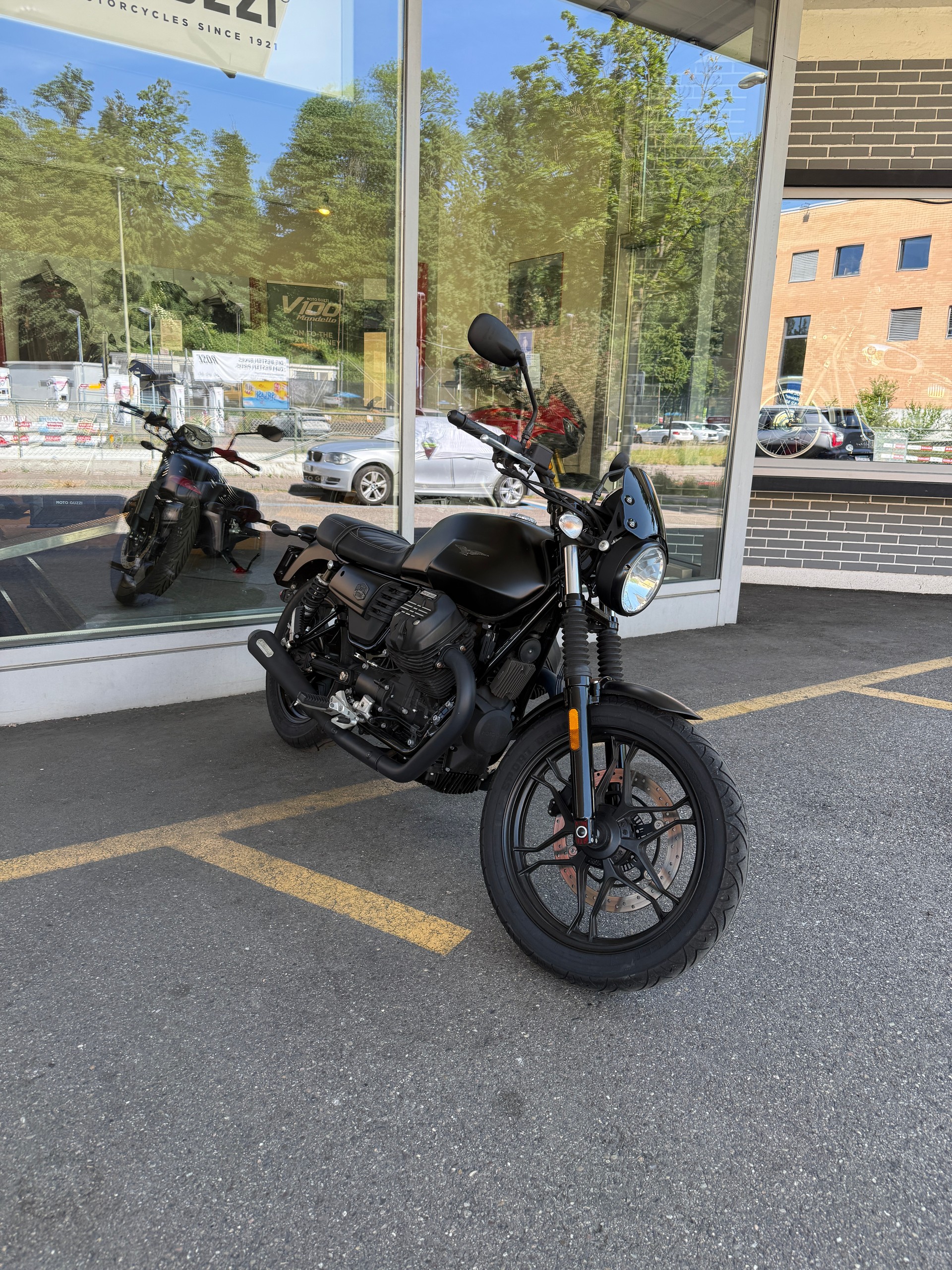 MOTO GUZZI V 7 III Stone-showroom-element-2