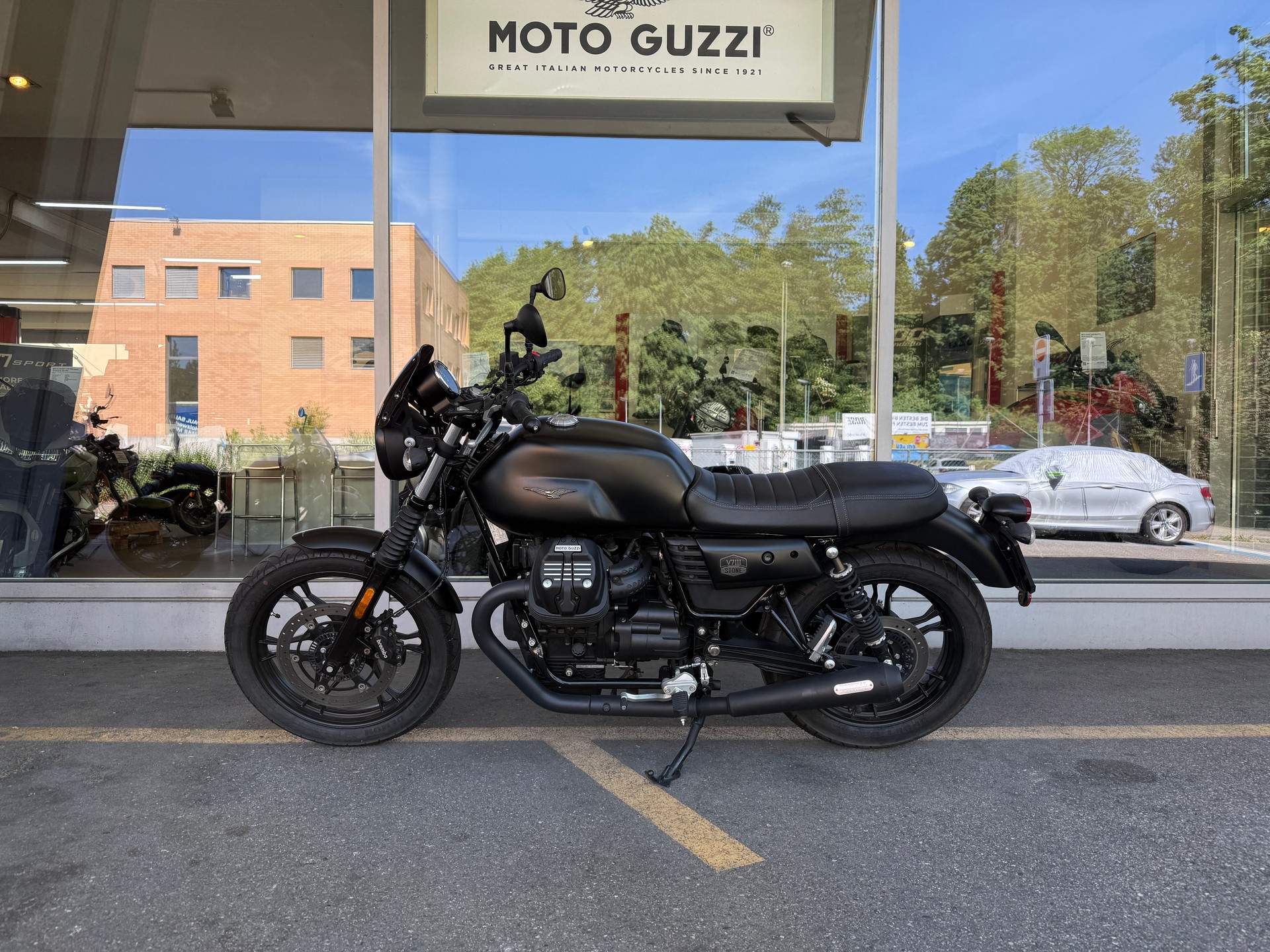 MOTO GUZZI V 7 III Stone-image-6