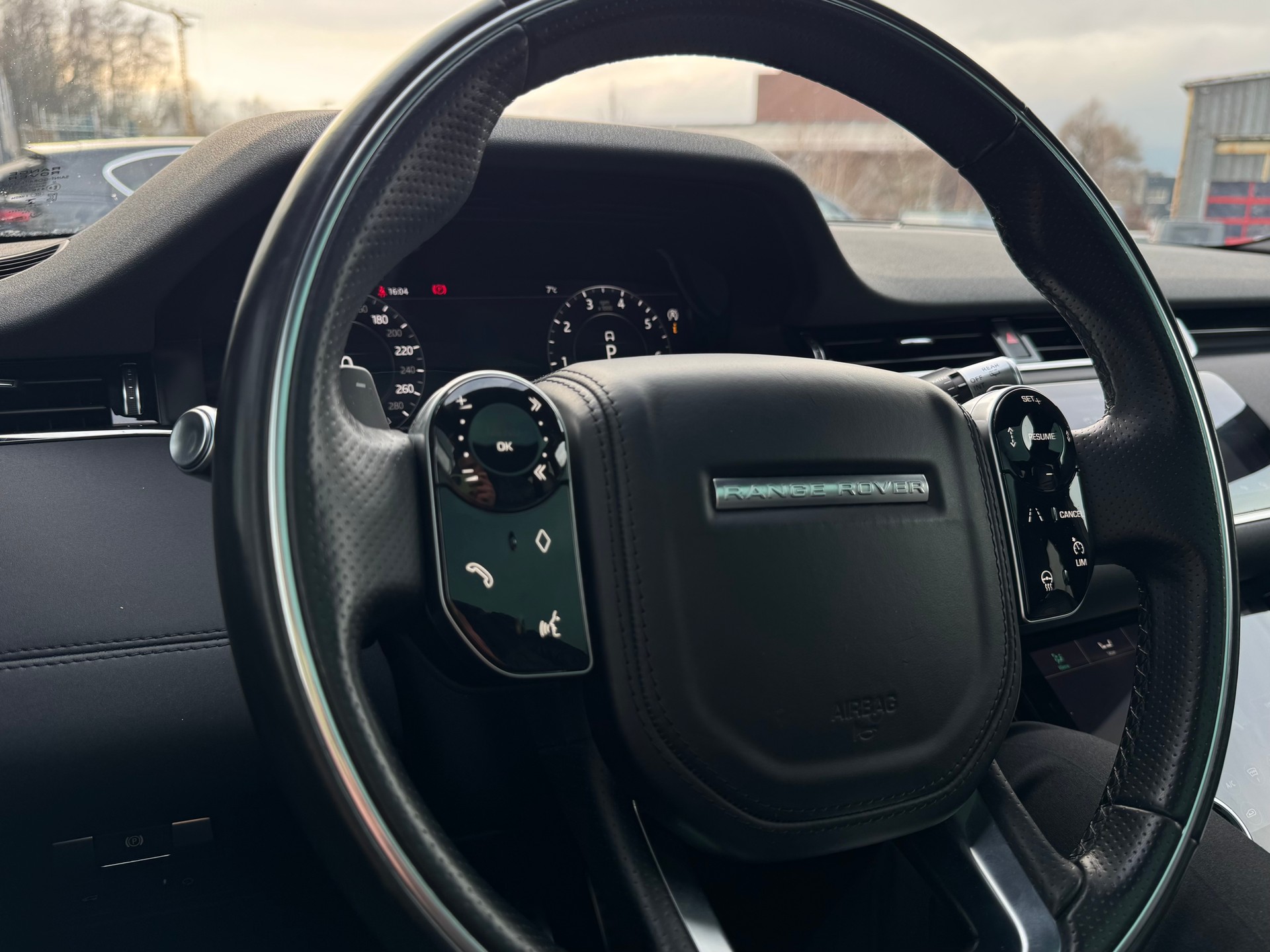 LAND ROVER Range Rover Evoque R-Dynamic P 200 SE AT9-image-21